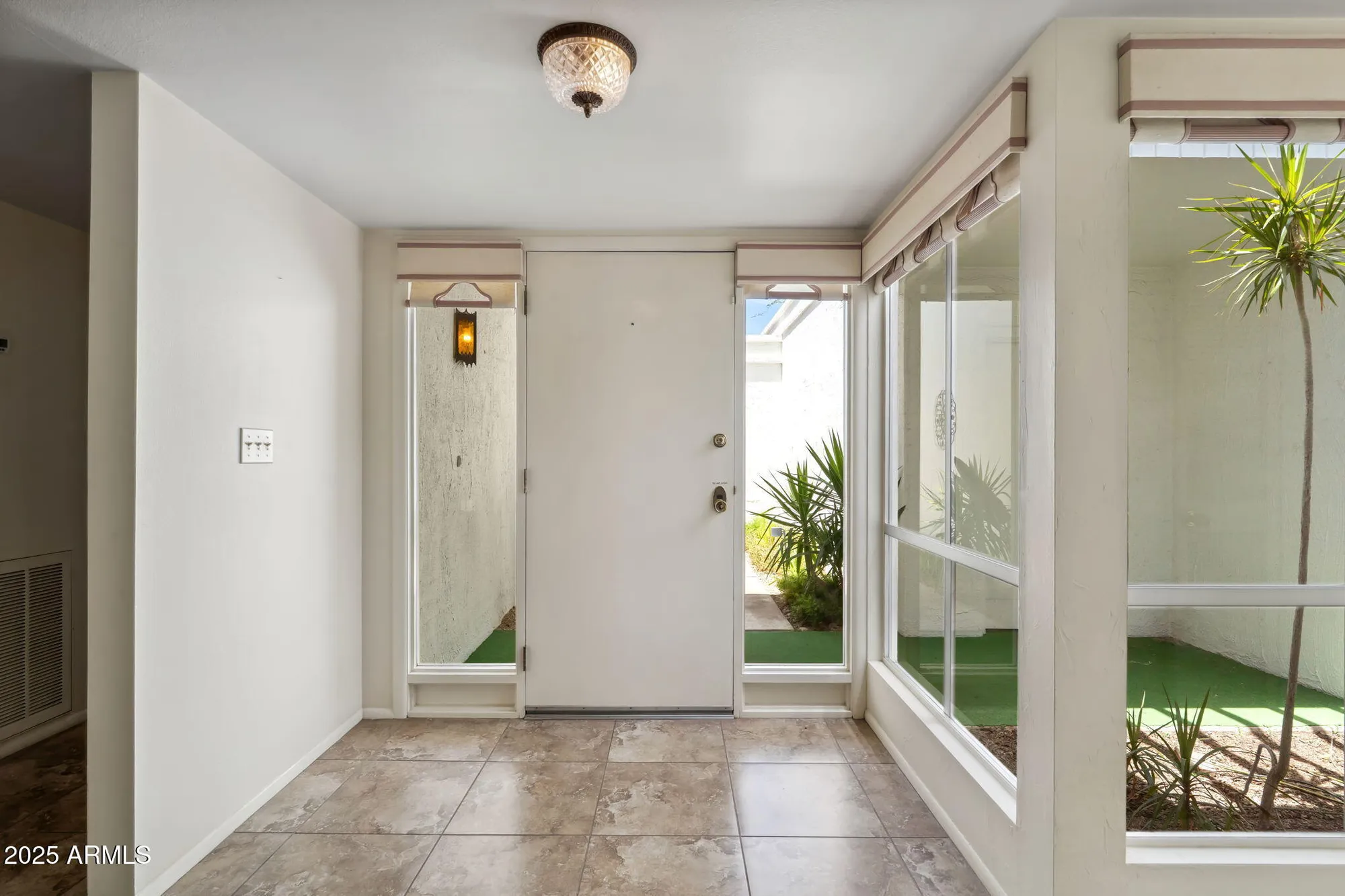 Property Slideshow image 10 of 57 | 113 e boca raton rd, Phoenix, AZ, 85022