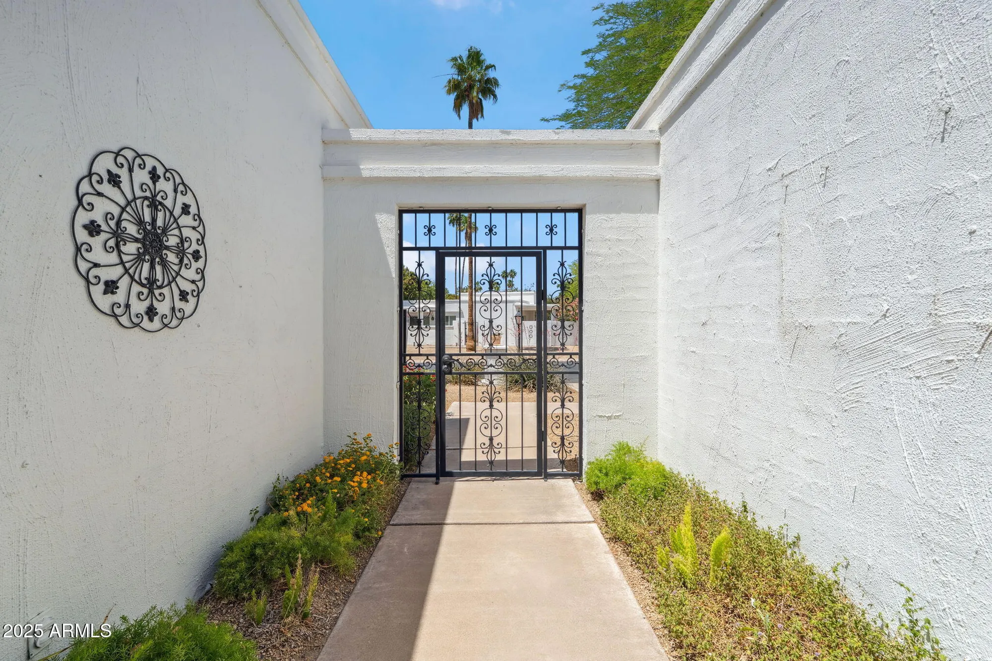 Property Slideshow image 6 of 57 | 113 e boca raton rd, Phoenix, AZ, 85022