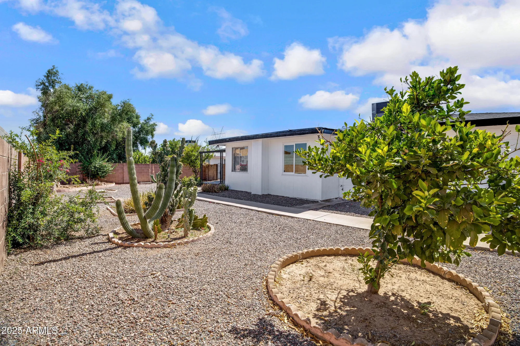 Property Slideshow image 32 of 38 | 635 n 67th pl, Mesa, AZ, 85205