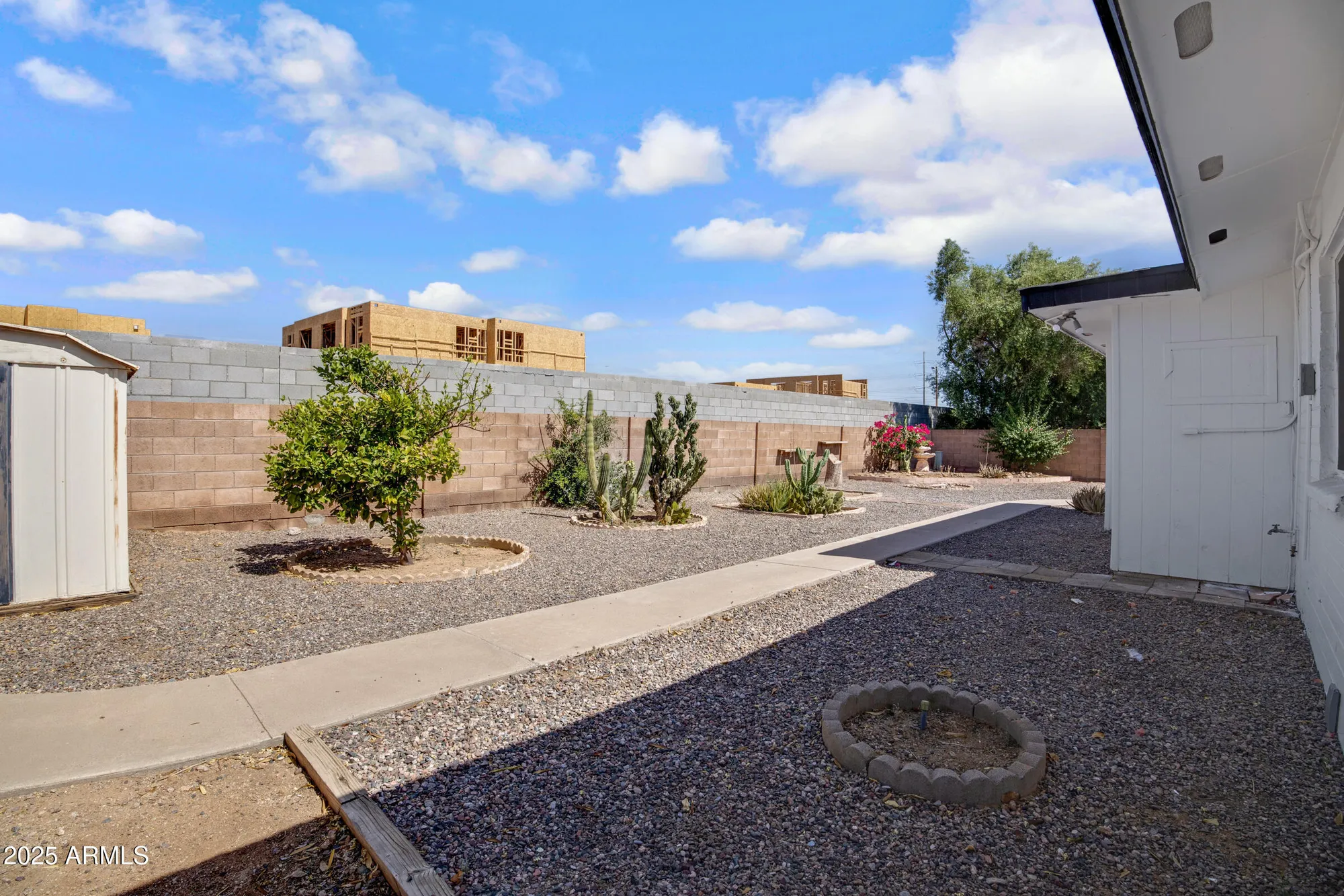 Property Slideshow image 33 of 38 | 635 n 67th pl, Mesa, AZ, 85205