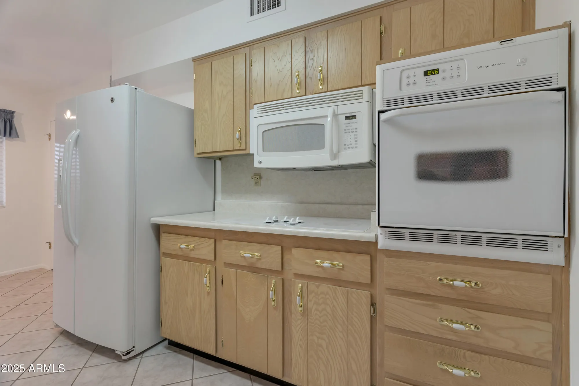 Property Slideshow image 12 of 31 | 10733 w saratoga cir, Sun City, AZ, 85351