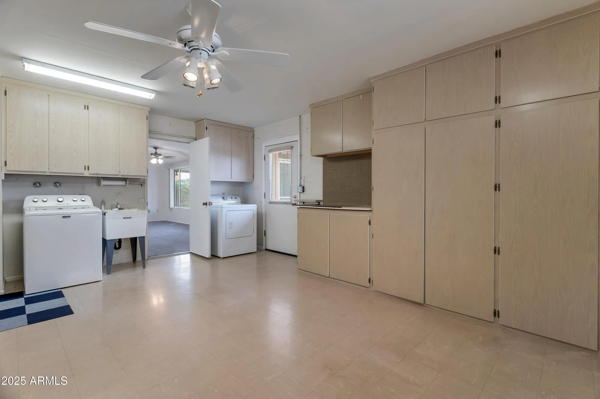 Property Slideshow image 24 of 31 | 10733 w saratoga cir, Sun City, AZ, 85351