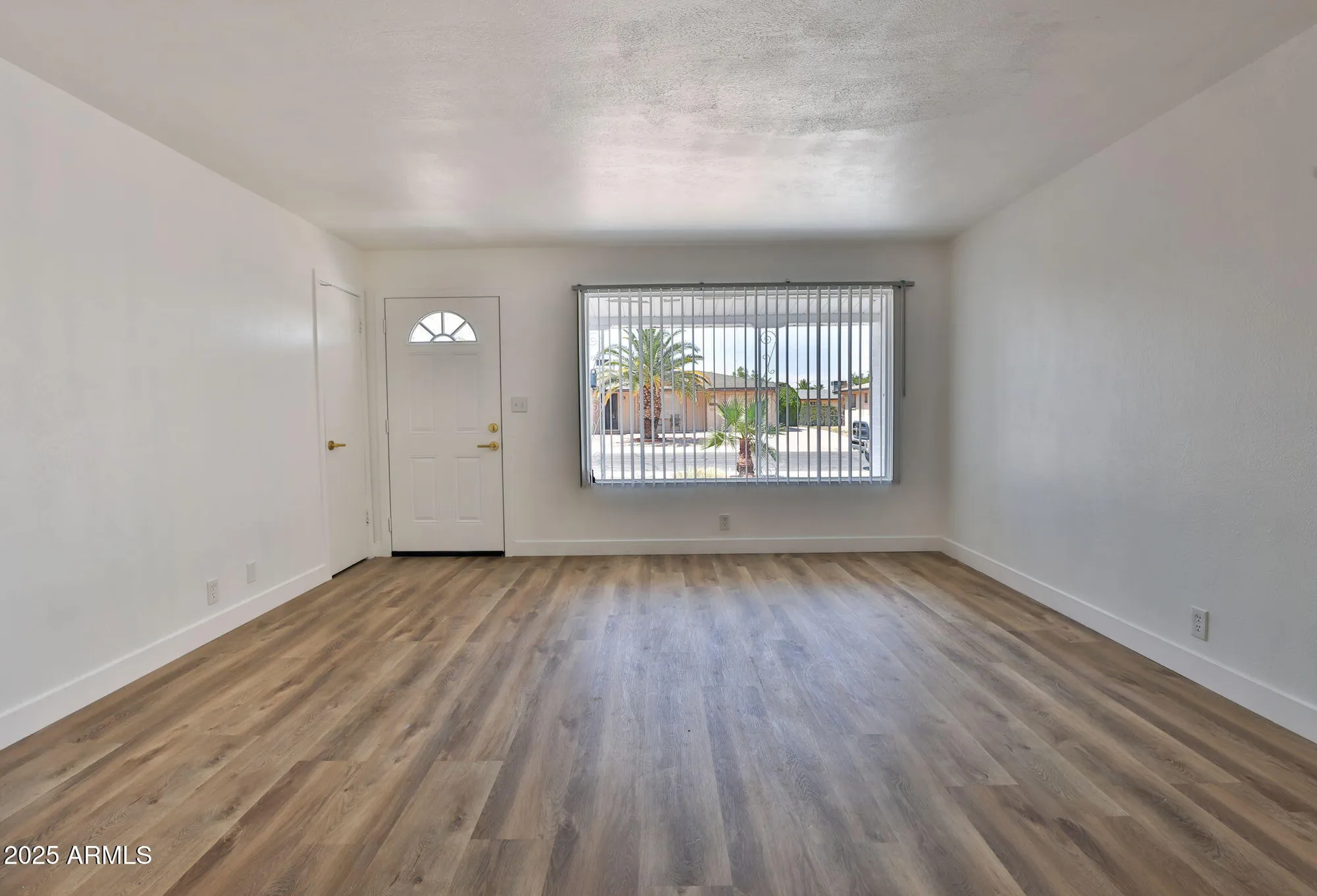 Property Slideshow image 6 of 25 | 5510 e dallas st, Mesa, AZ, 85205