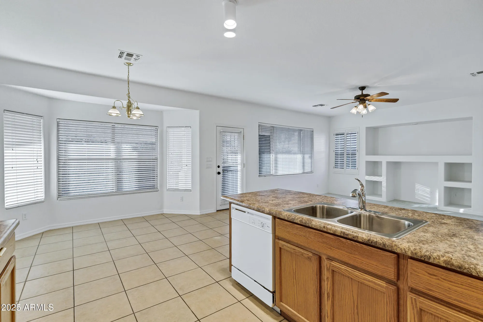 Property Slideshow image 20 of 66 | 3640 e torrey pines ln, Chandler, AZ, 85249