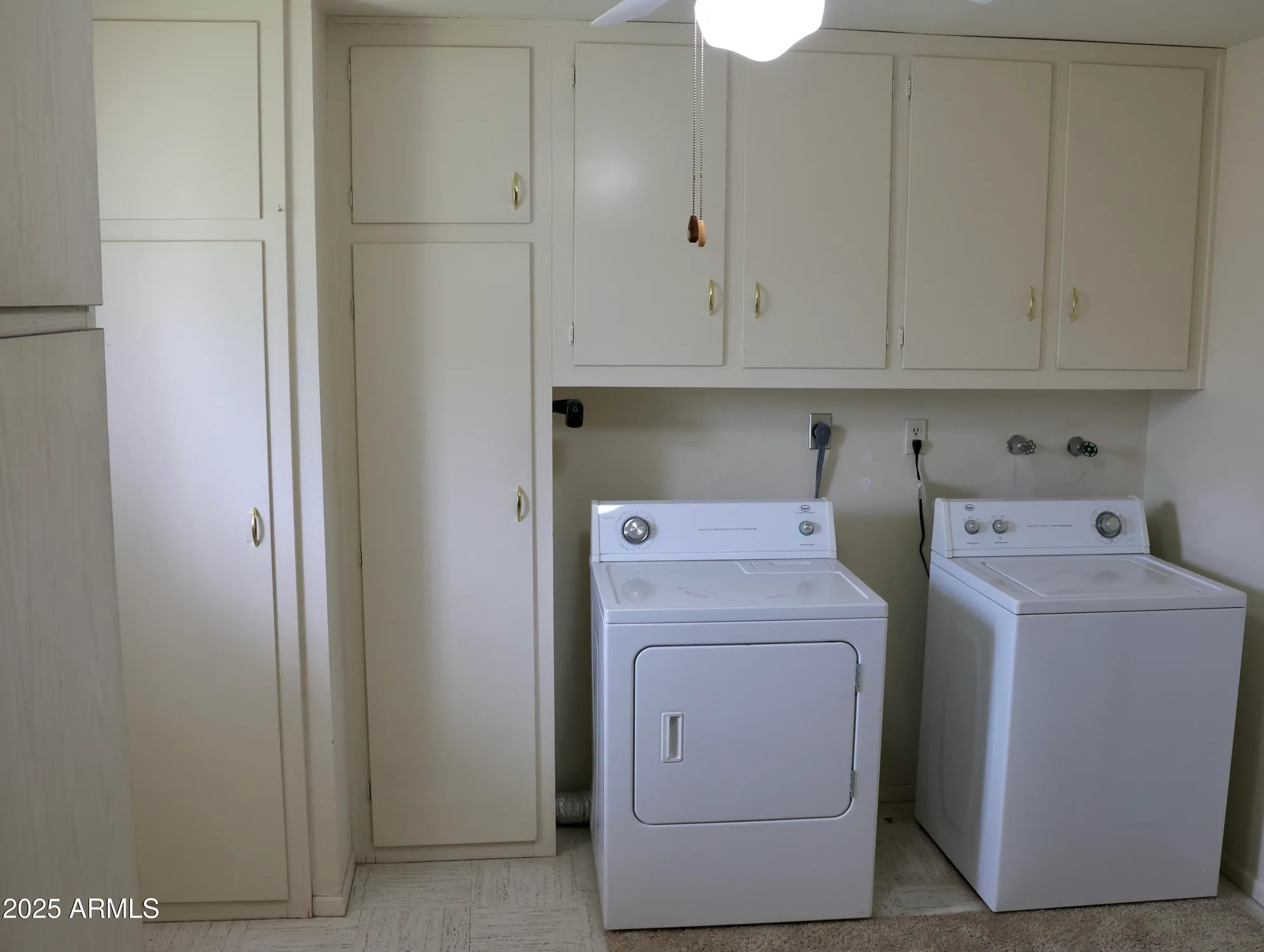 Property Slideshow image 8 of 22 | 10428 w camelot cir, Sun City, AZ, 85351