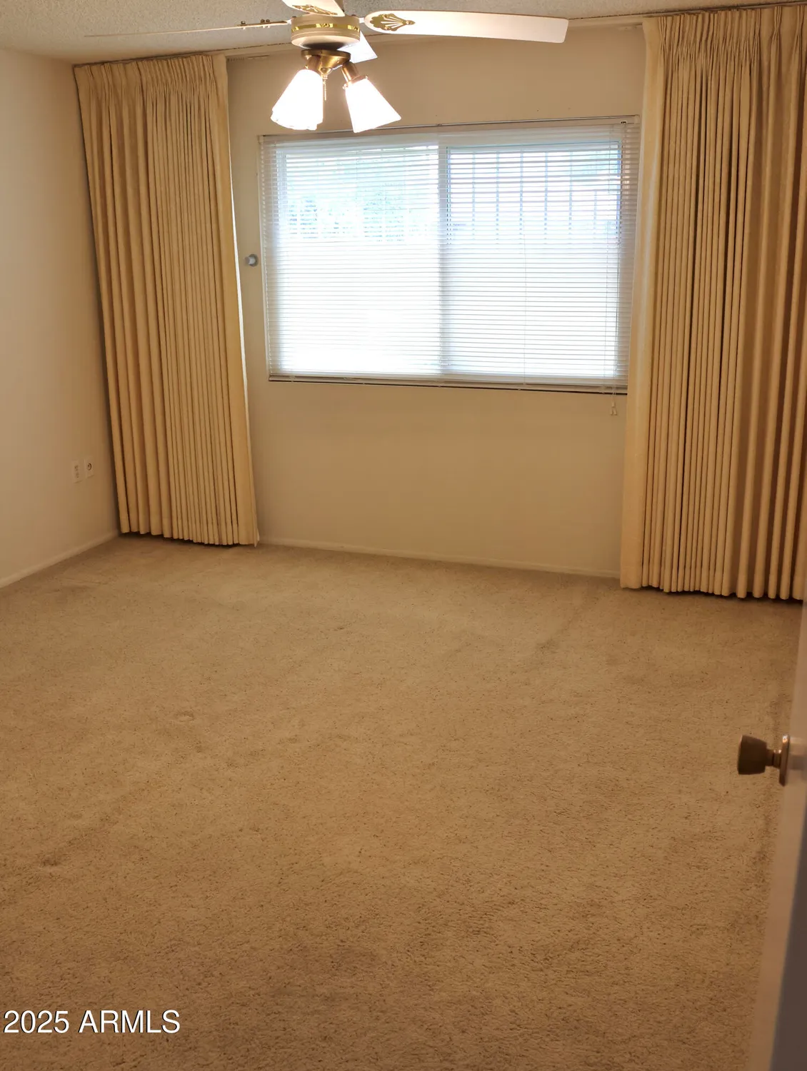 Property Slideshow image 16 of 22 | 10428 w camelot cir, Sun City, AZ, 85351