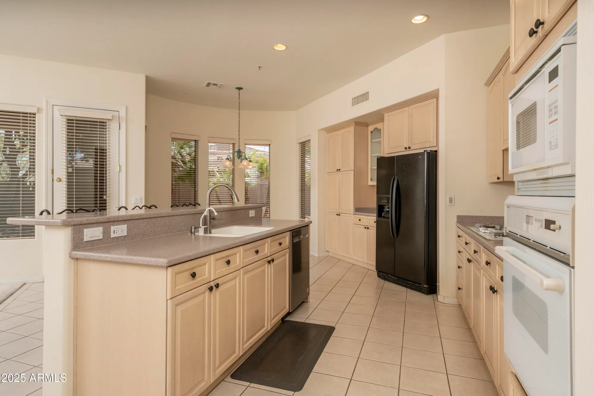 Property Slideshow image 8 of 44 | 6917 e night glow cir, Scottsdale, AZ, 85266