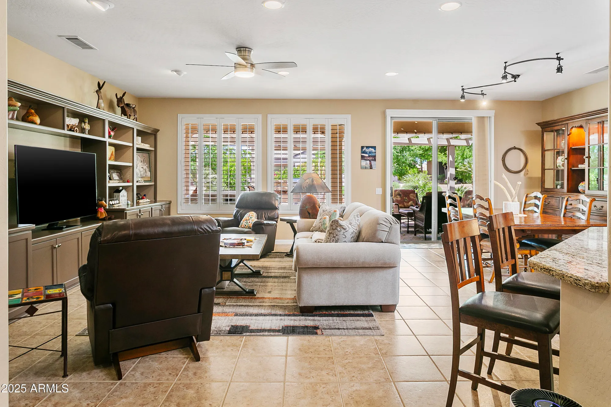 Property Slideshow image 4 of 30 | 18634 n paloma ct, Surprise, AZ, 85387