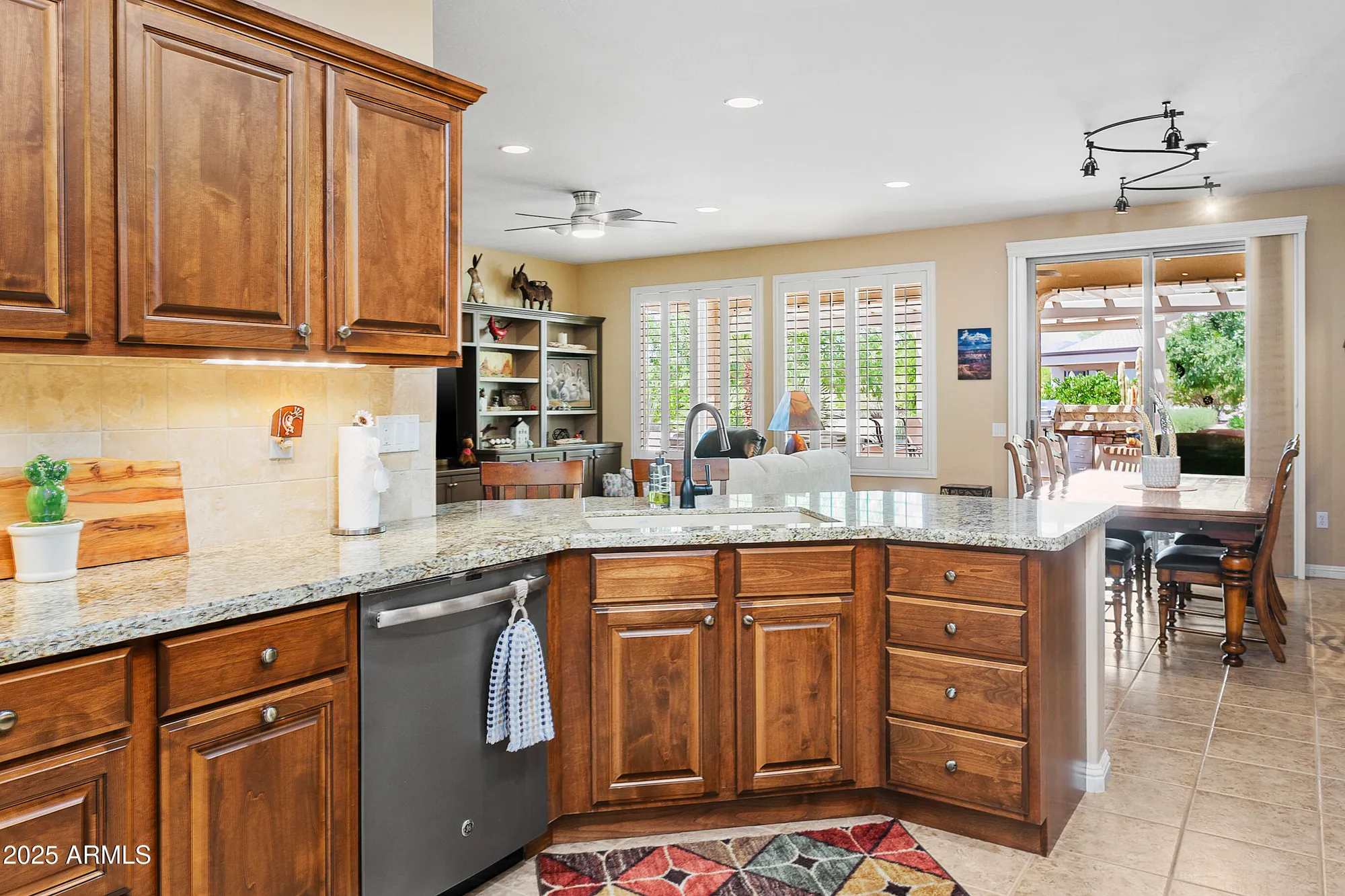 Property Slideshow image 13 of 30 | 18634 n paloma ct, Surprise, AZ, 85387