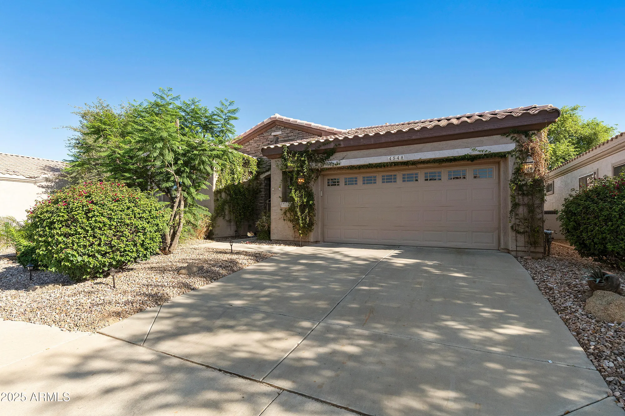 Property Slideshow image 1 of 58 | 4548 e nightingale ln, Gilbert, AZ, 85298