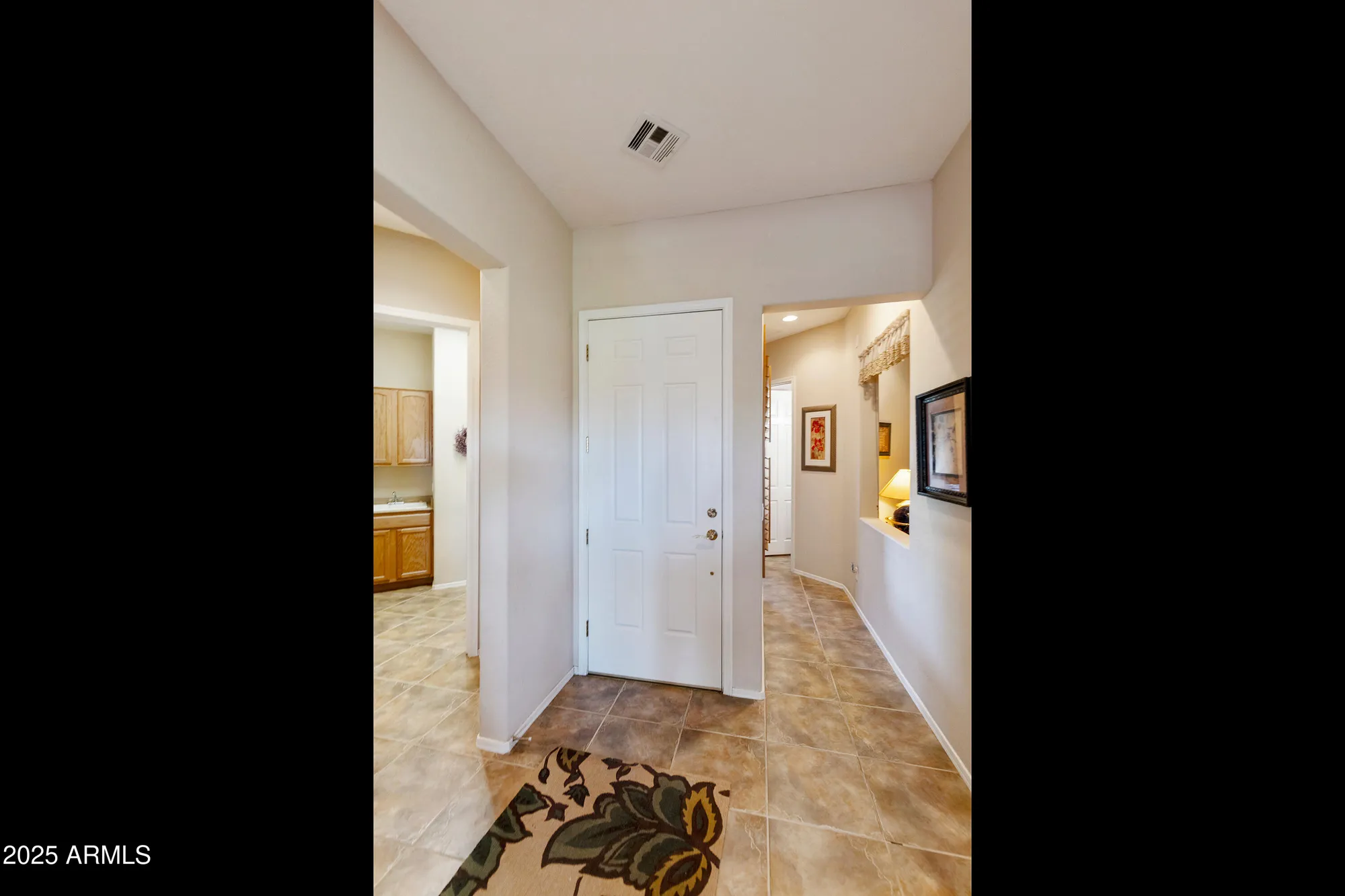 Property Slideshow image 5 of 58 | 4548 e nightingale ln, Gilbert, AZ, 85298