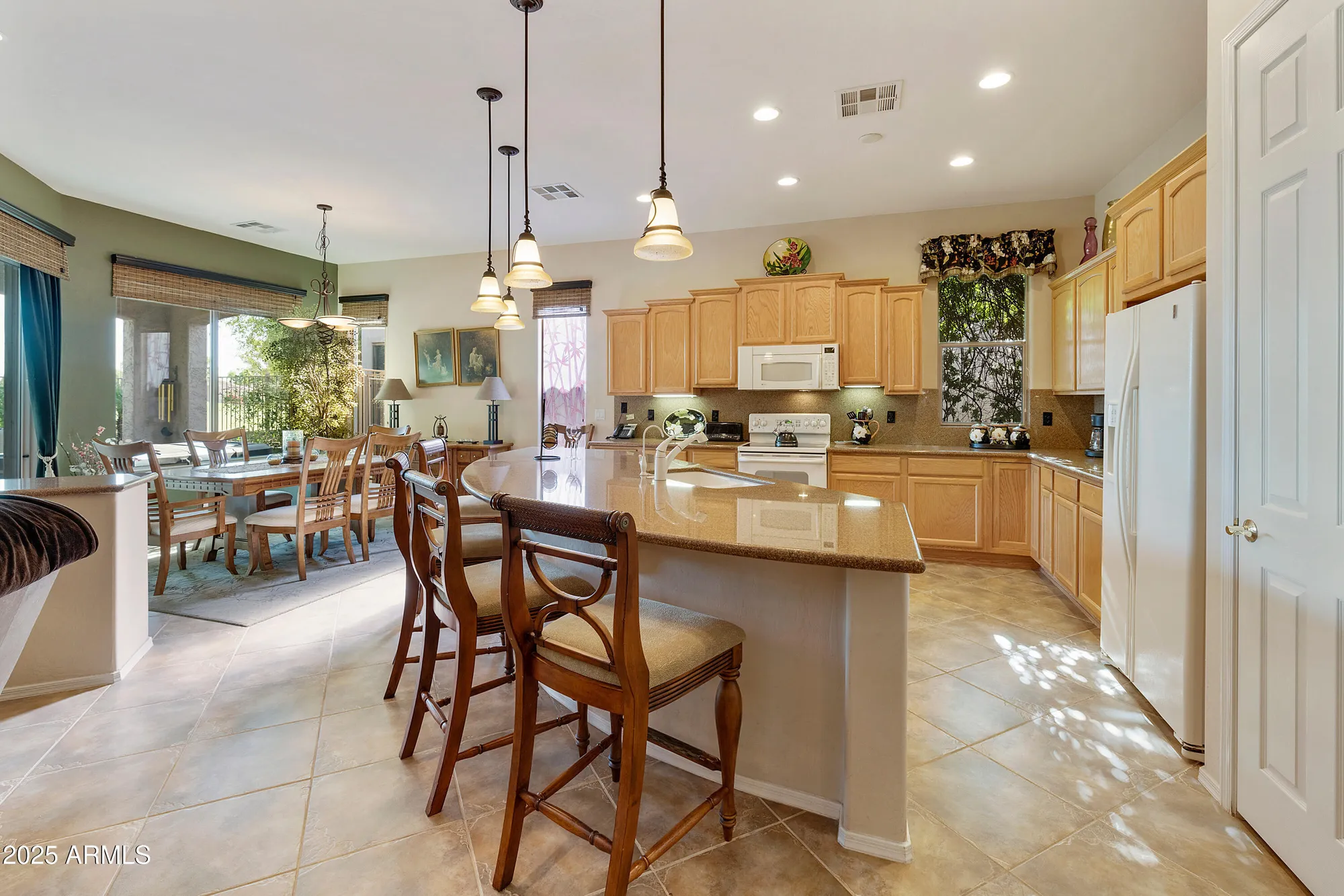 Property Slideshow image 12 of 58 | 4548 e nightingale ln, Gilbert, AZ, 85298