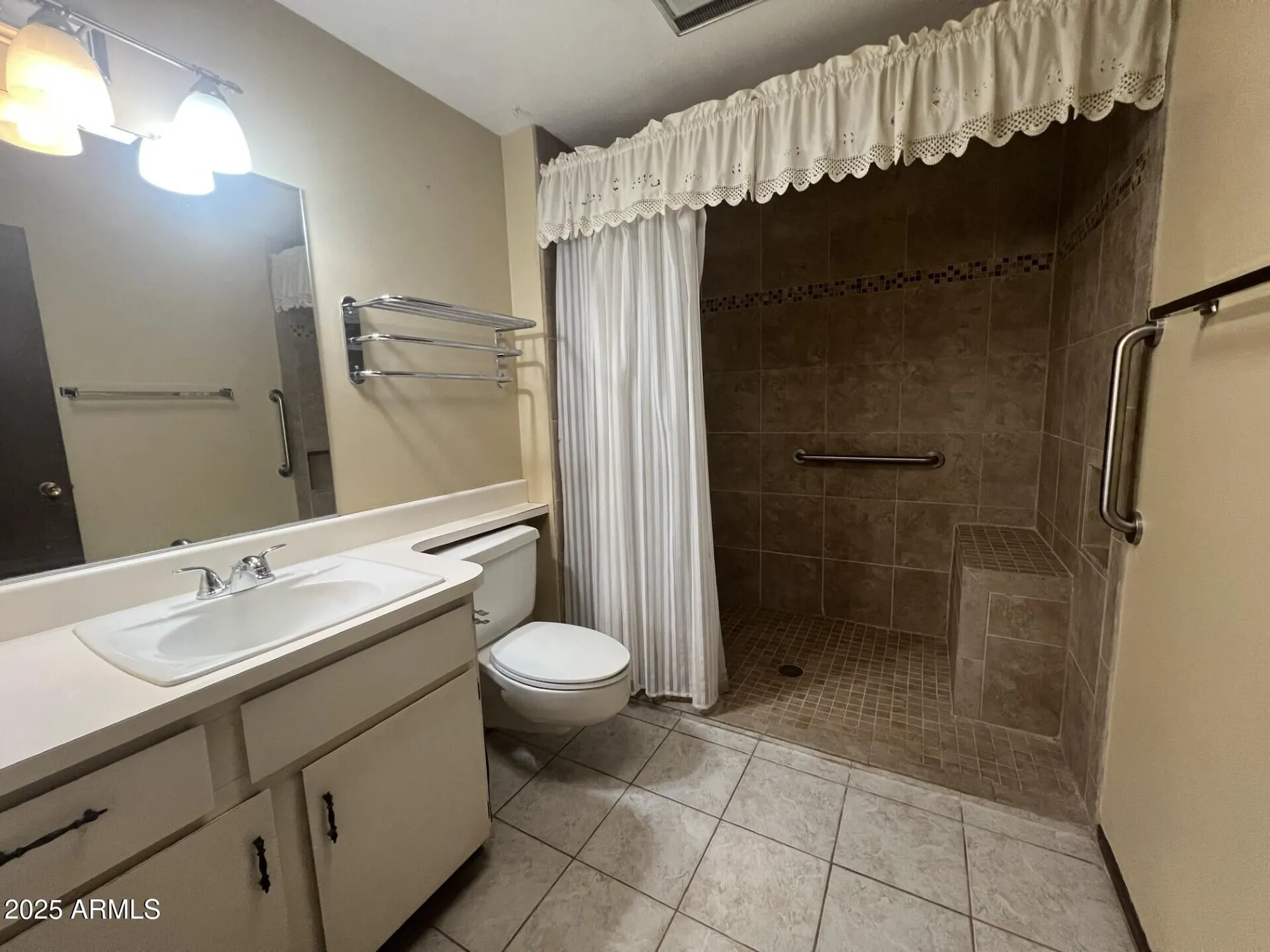 Property Slideshow image 12 of 18 | 10045 w coggins dr, Sun City, AZ, 85351