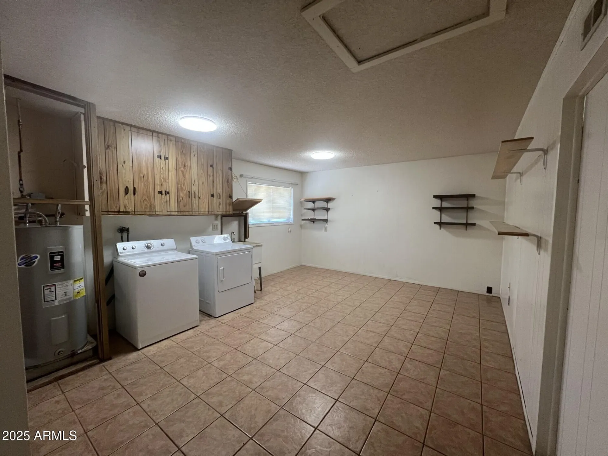 Property Slideshow image 14 of 18 | 10045 w coggins dr, Sun City, AZ, 85351