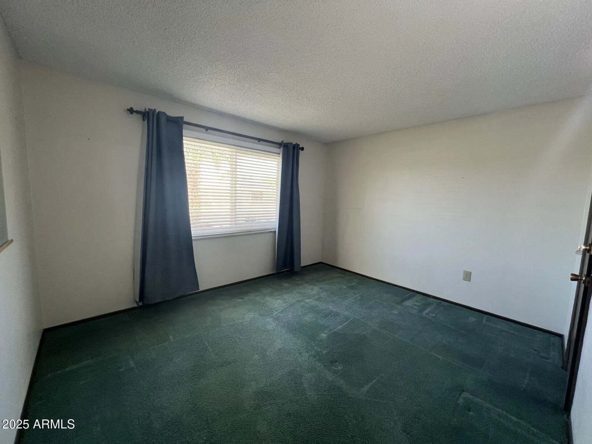 Property Slideshow image 11 of 18 | 10045 w coggins dr, Sun City, AZ, 85351