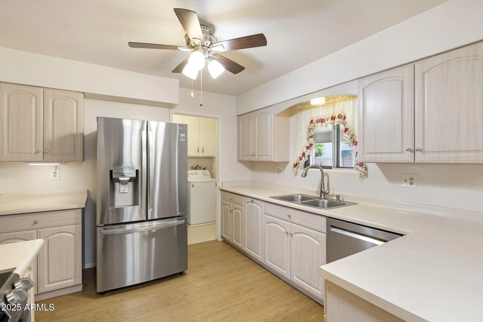 Property Slideshow image 9 of 28 | 10222 n 105th dr, Sun City, AZ, 85351