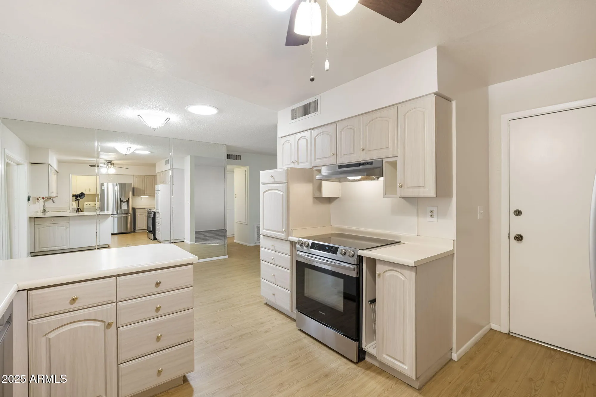 Property Slideshow image 12 of 28 | 10222 n 105th dr, Sun City, AZ, 85351