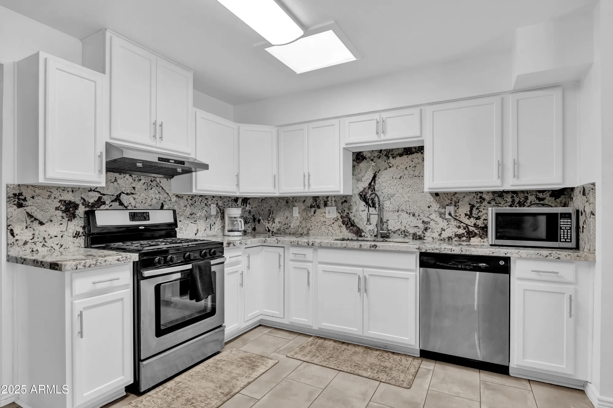 Property Slideshow image 7 of 22 | 11025 w cherry hills dr, Sun City, AZ, 85351