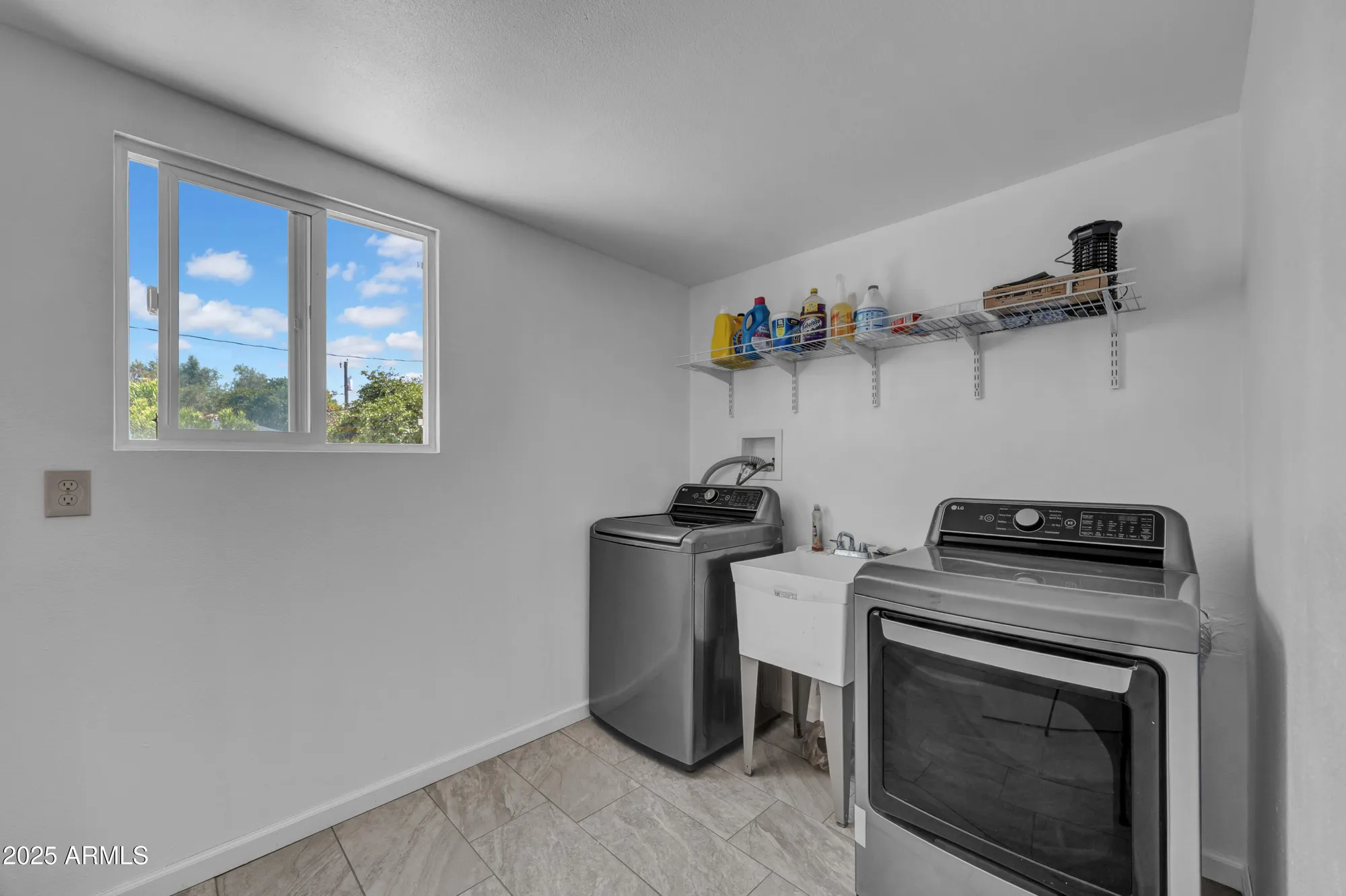 Property Slideshow image 10 of 22 | 11025 w cherry hills dr, Sun City, AZ, 85351