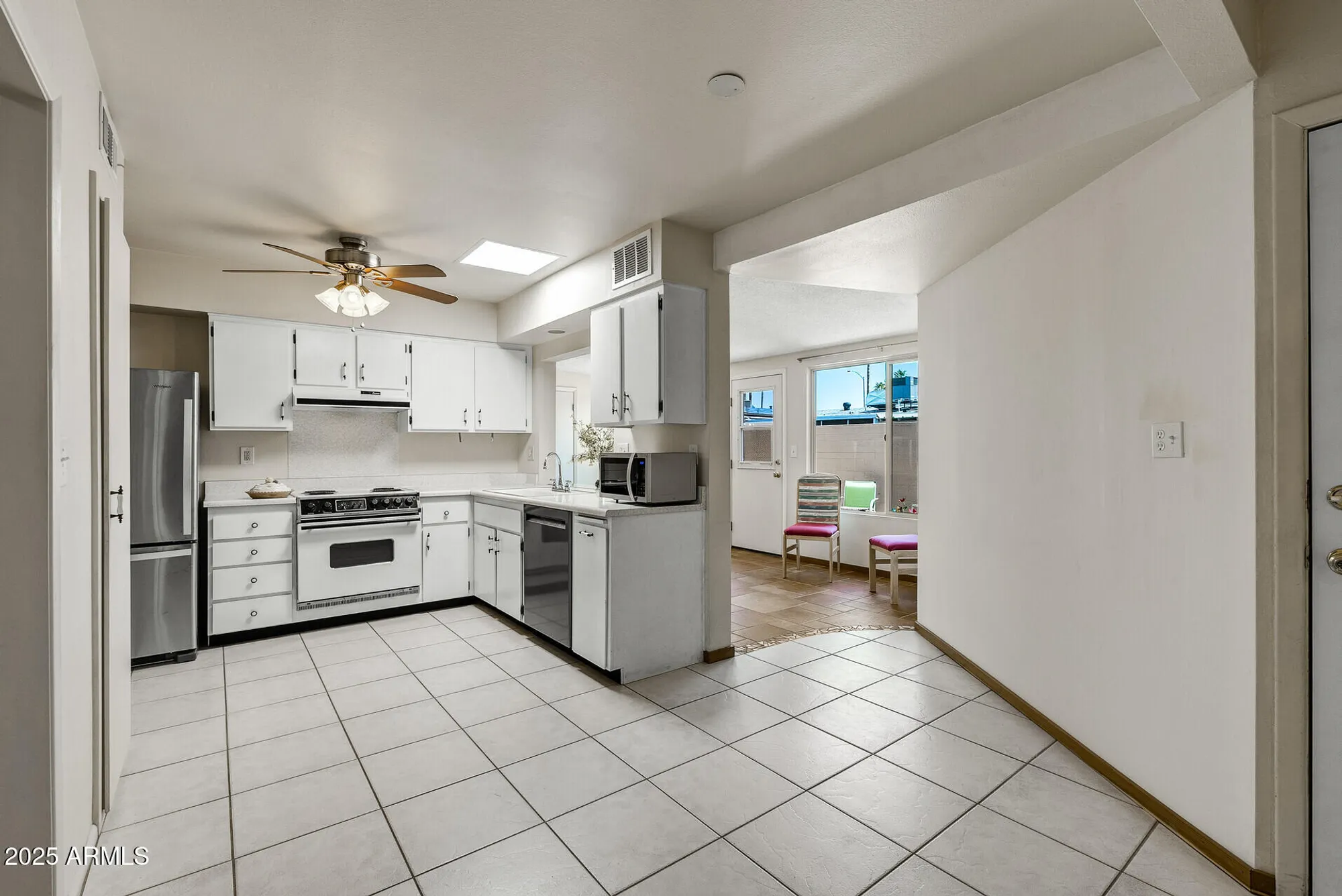 Property Slideshow image 12 of 51 | 13671 n 111th ave, Sun City, AZ, 85351