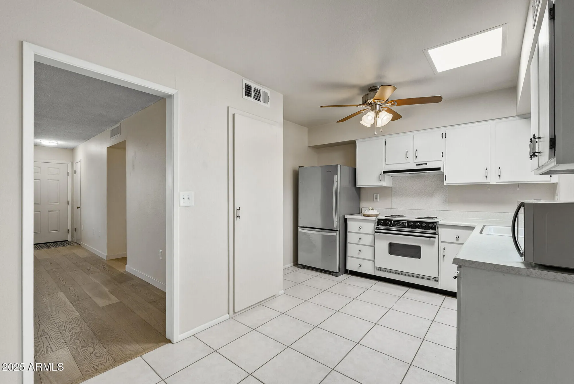 Property Slideshow image 13 of 51 | 13671 n 111th ave, Sun City, AZ, 85351