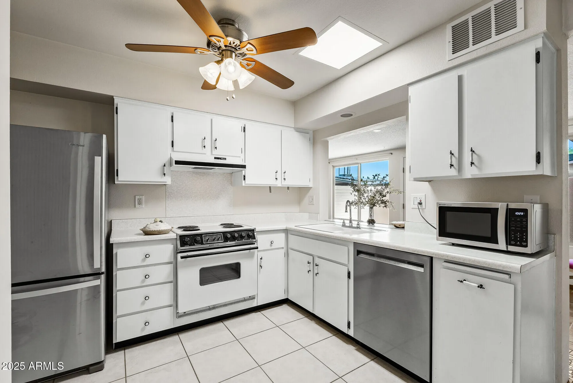 Property Slideshow image 5 of 51 | 13671 n 111th ave, Sun City, AZ, 85351