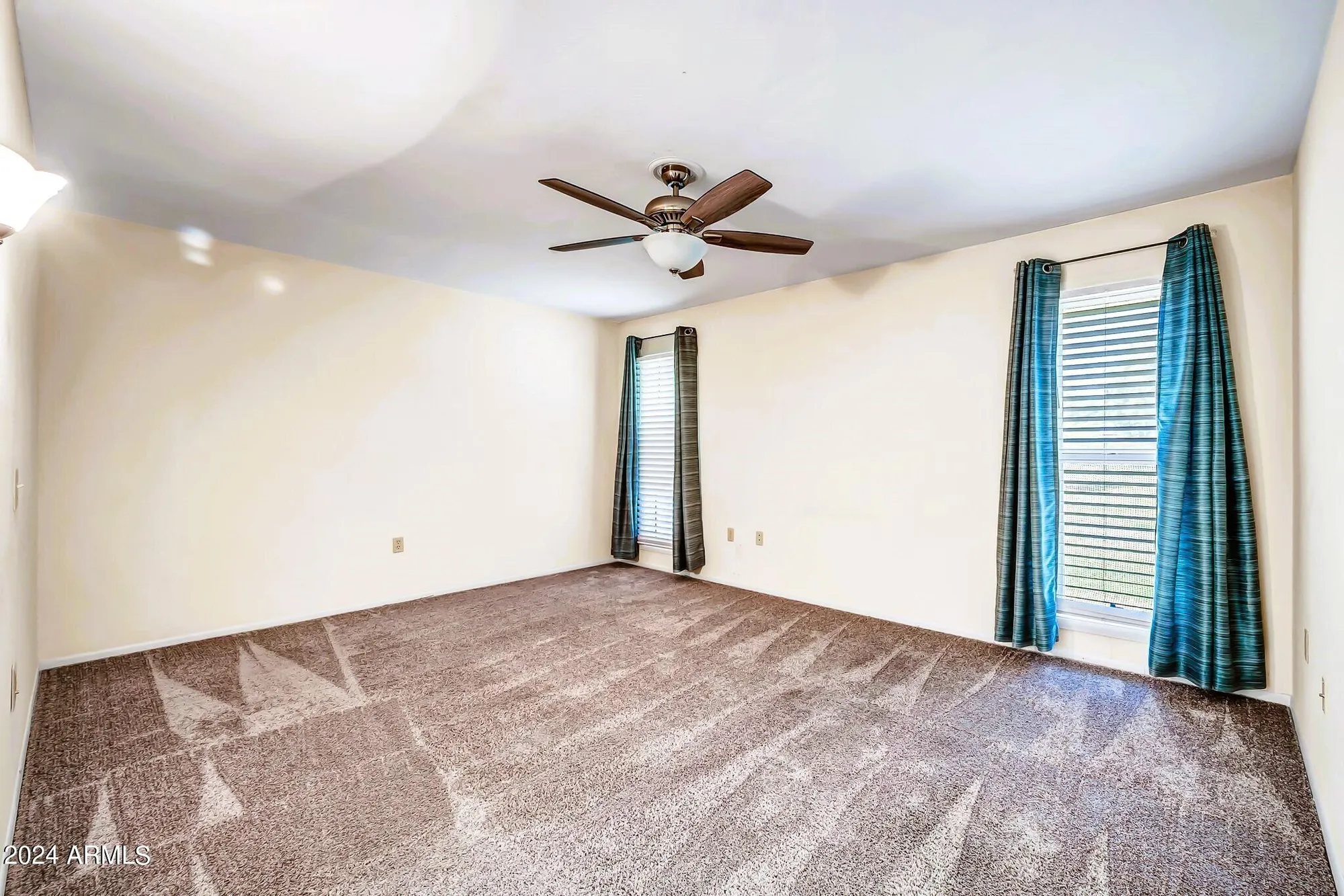 Property Slideshow image 12 of 30 | 16842 n 103rd dr, Sun City, AZ, 85351