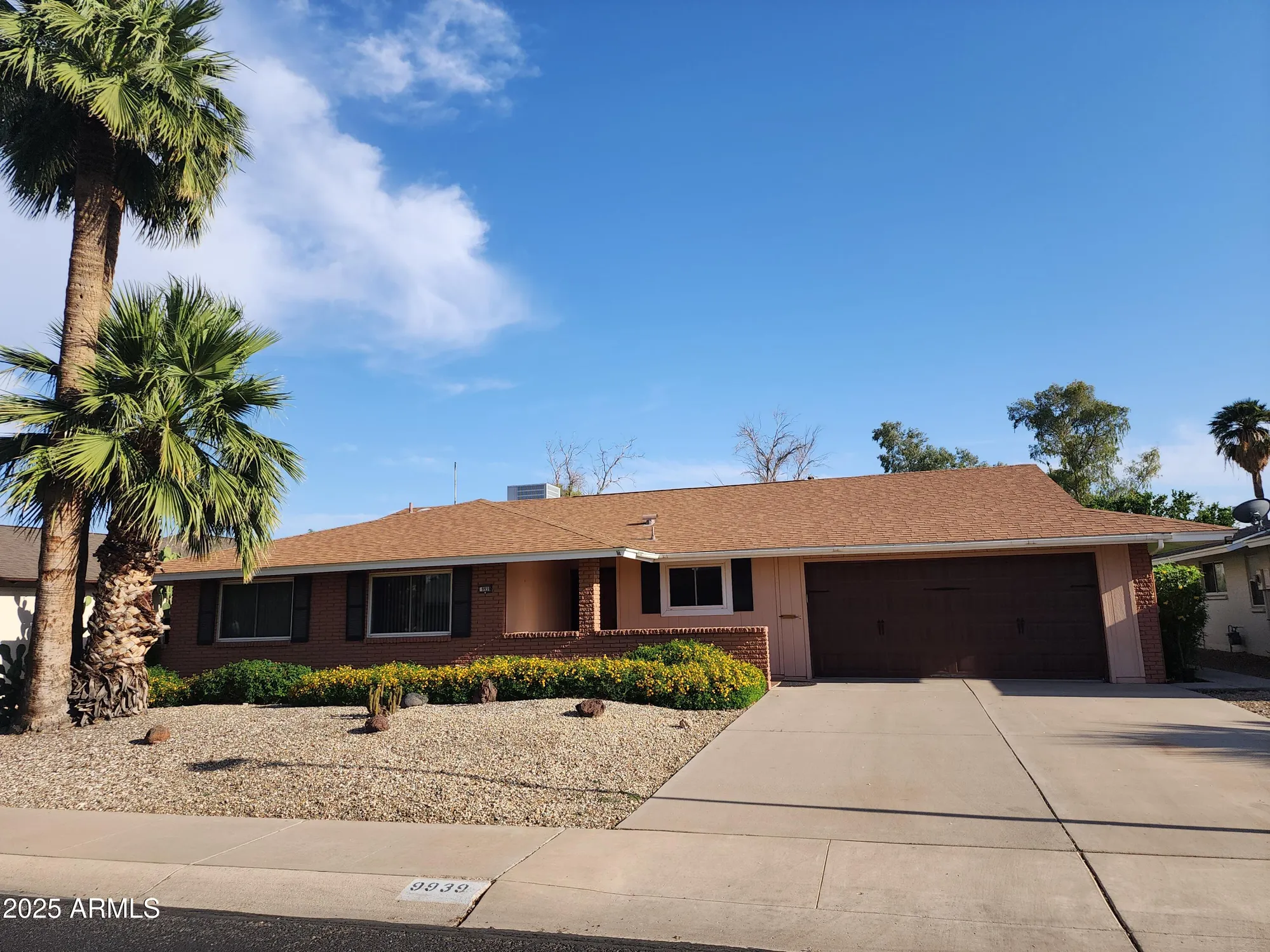 Property Slideshow image 2 of 53 | 9939 w ironwood dr, Sun City, AZ, 85351