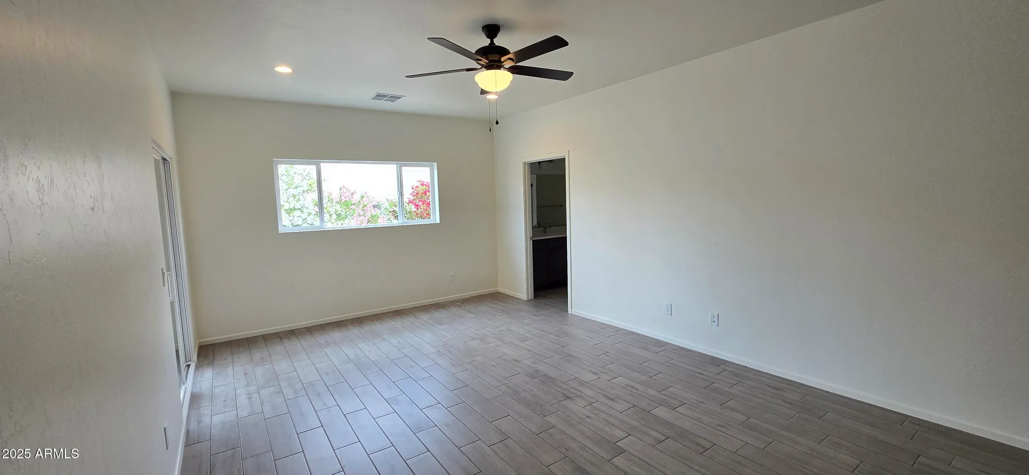 Property Slideshow image 18 of 34 | 307 s meadowood ln, Sierra Vista, AZ, 85635