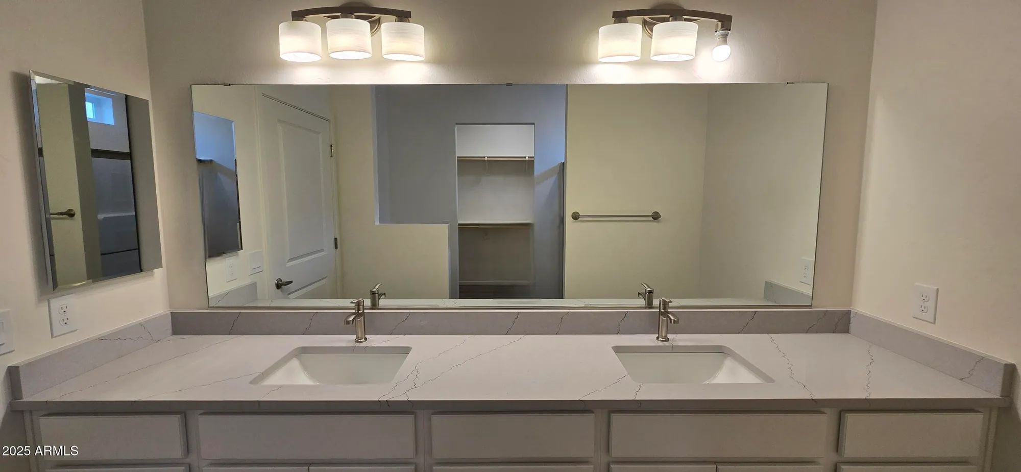 Property Slideshow image 9 of 28 | 760 s chase st, Sierra Vista, AZ, 85635