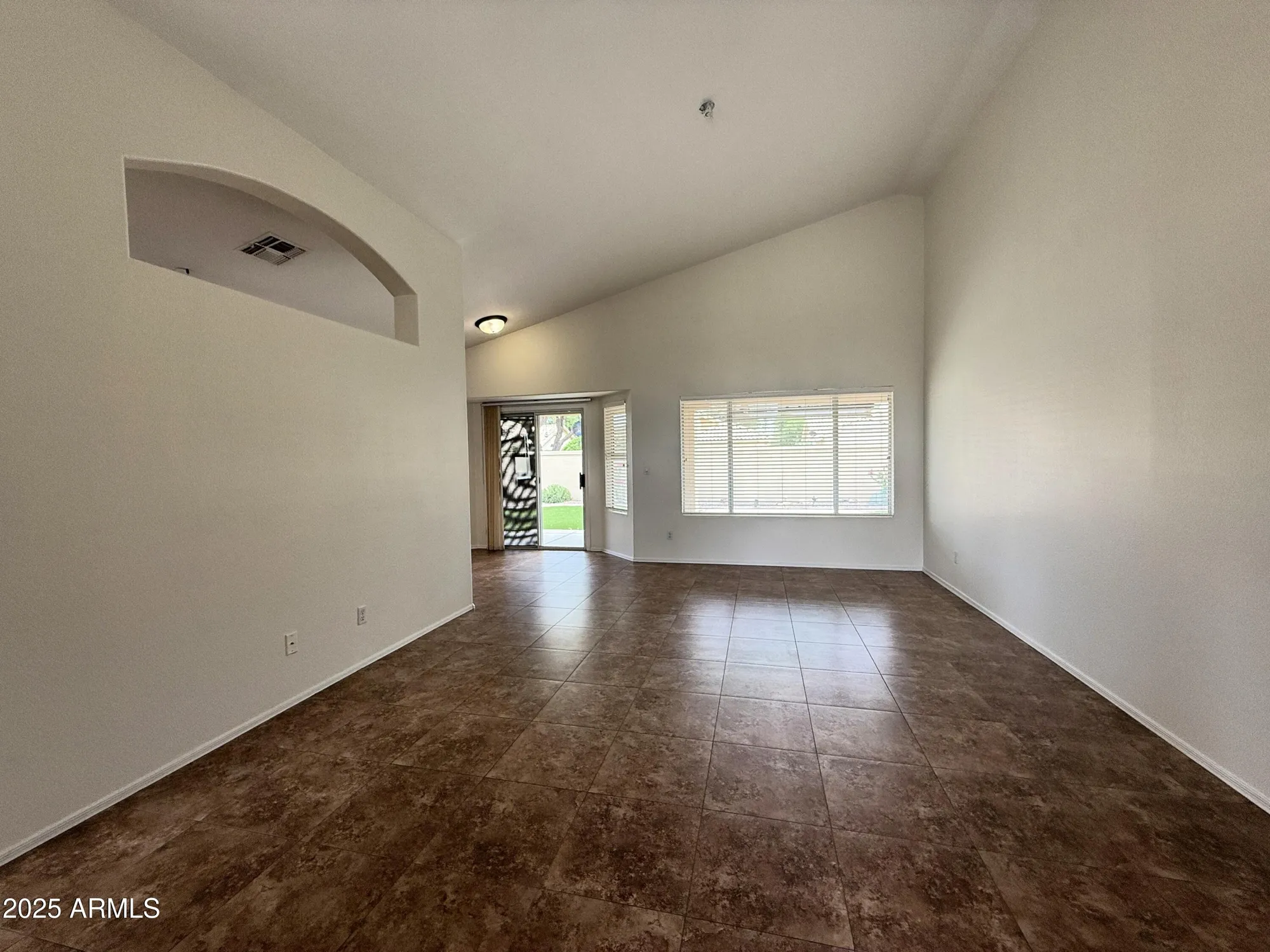 Property Slideshow image 5 of 17 | 14235 w shawnee trl, Surprise, AZ, 85374