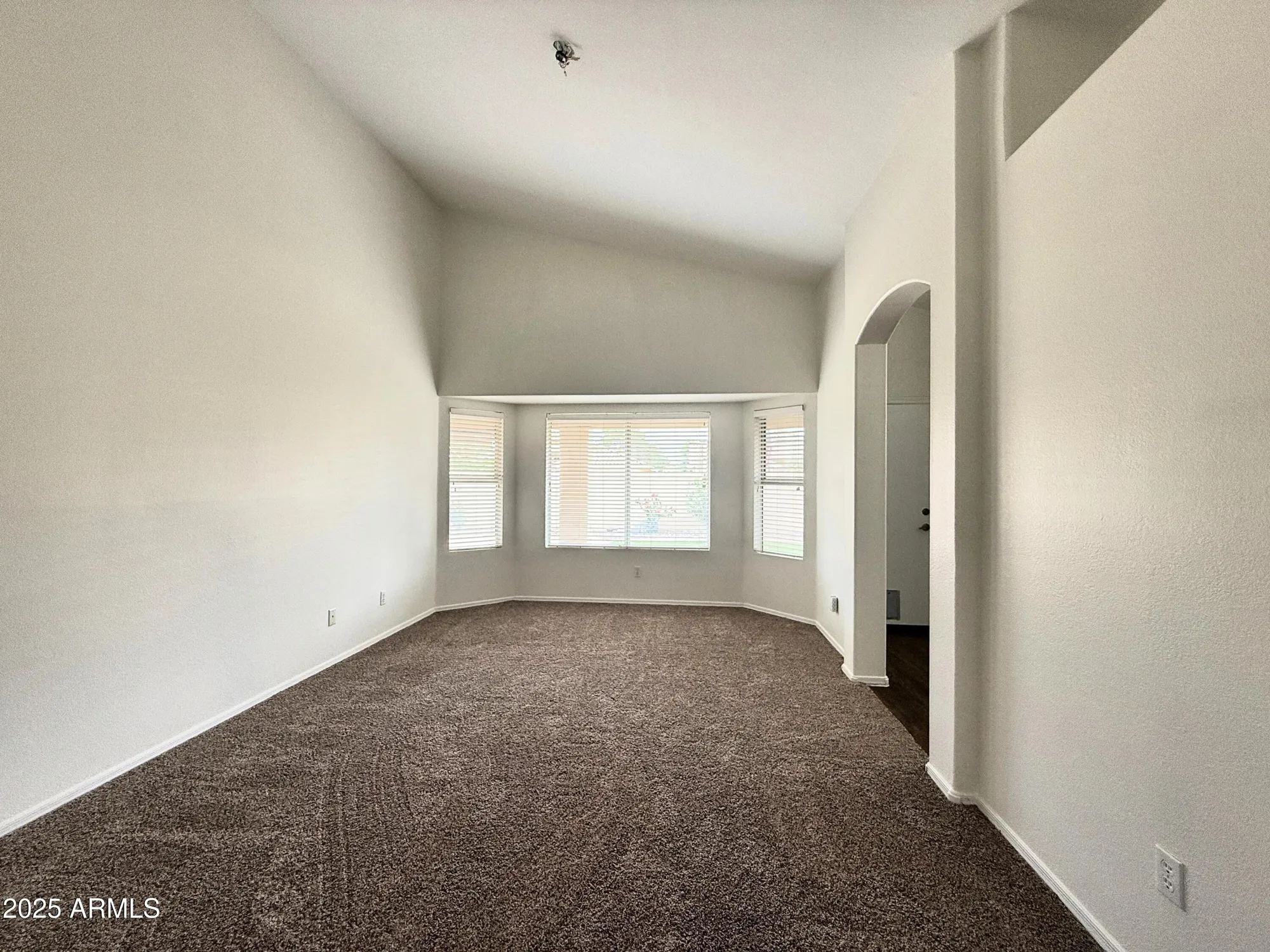 Property Slideshow image 9 of 17 | 14235 w shawnee trl, Surprise, AZ, 85374