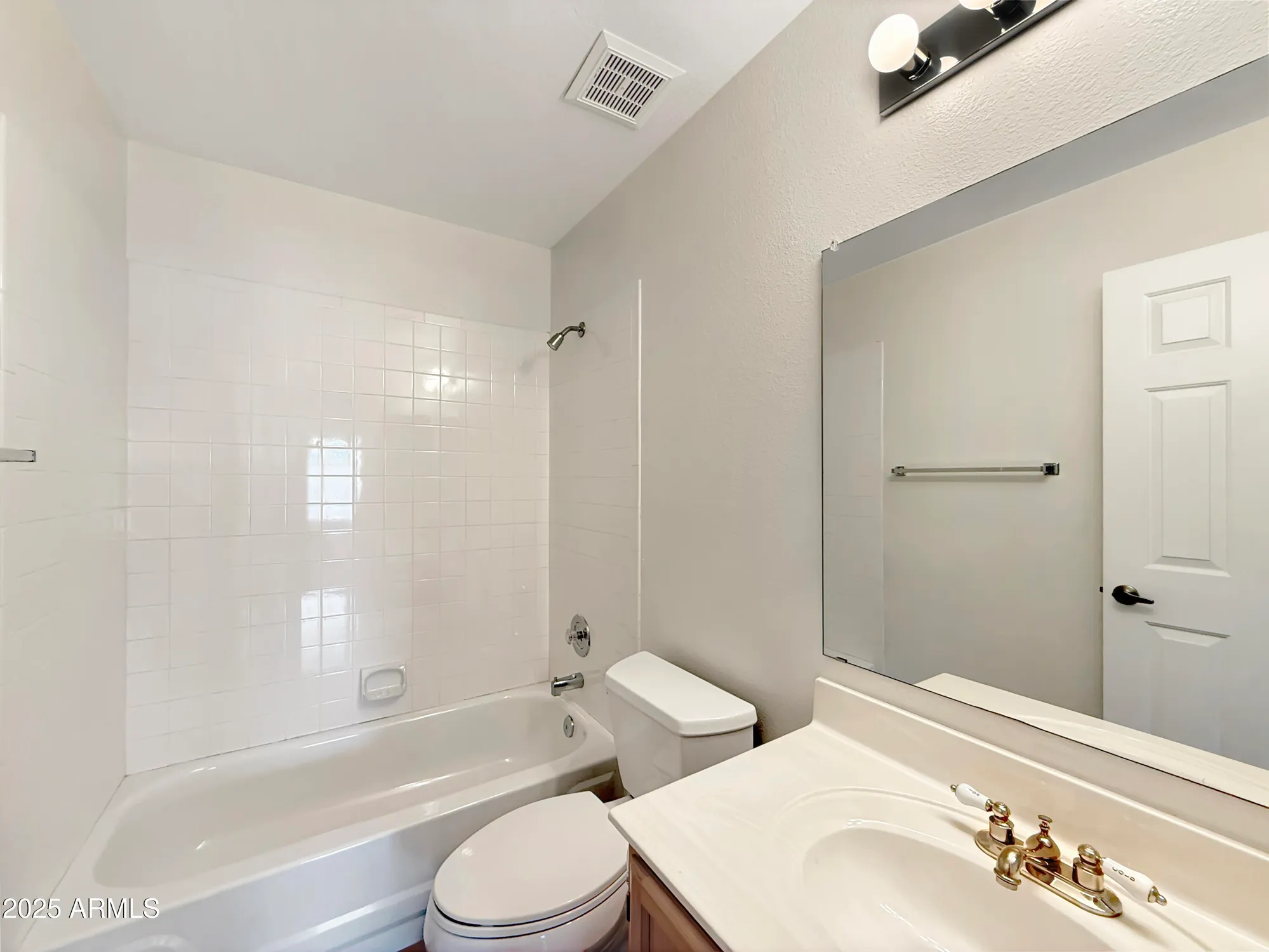Property Slideshow image 13 of 17 | 14235 w shawnee trl, Surprise, AZ, 85374
