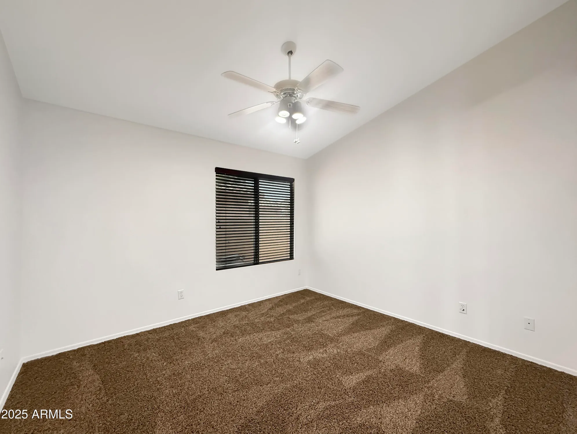 Property Slideshow image 12 of 17 | 14235 w shawnee trl, Surprise, AZ, 85374