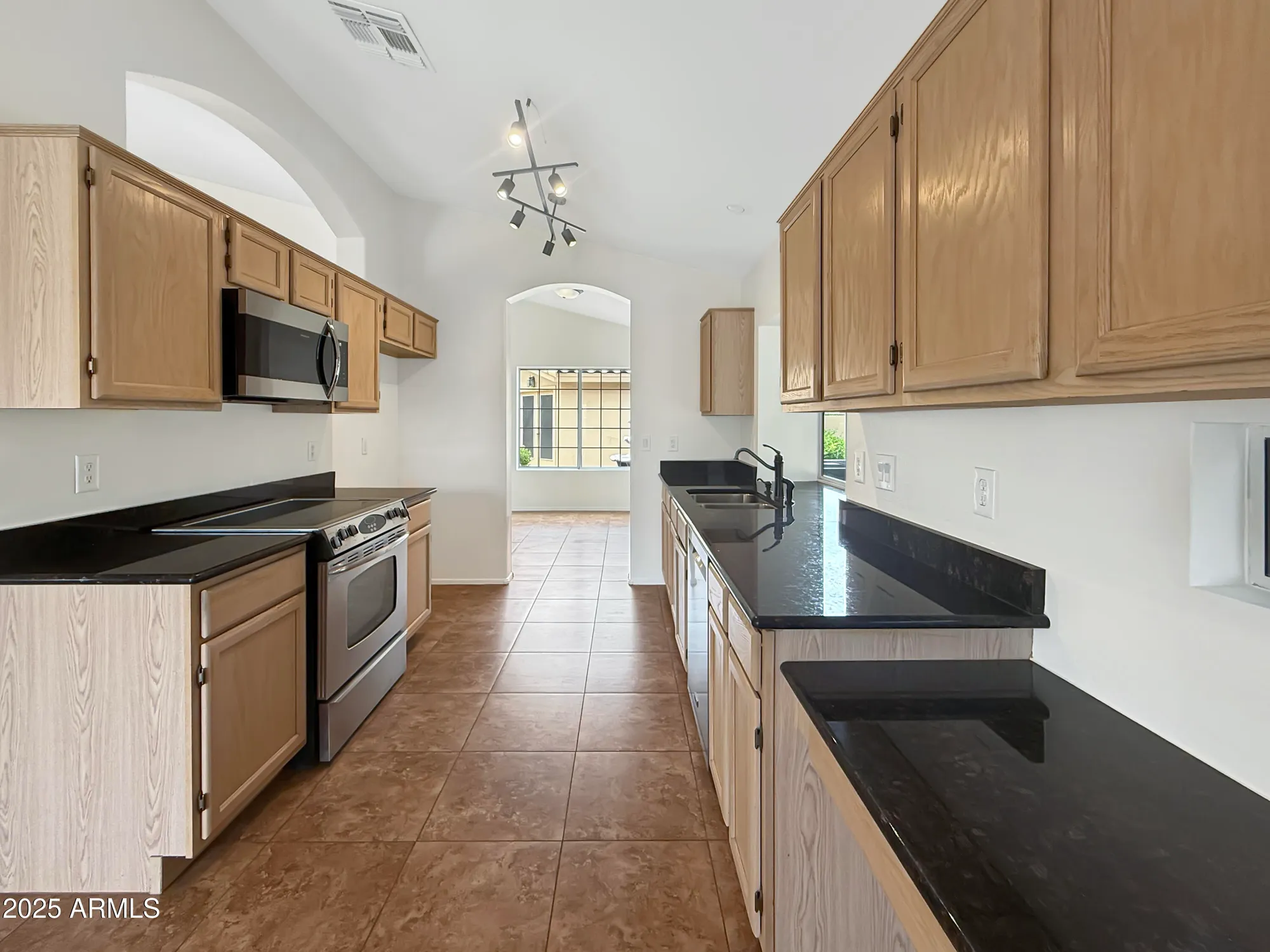Property Slideshow image 6 of 17 | 14235 w shawnee trl, Surprise, AZ, 85374