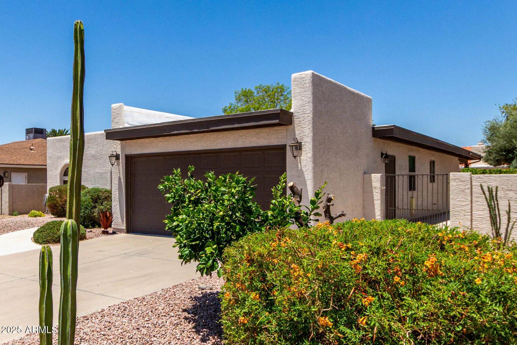 Property Slideshow image 5 of 30 | 10414 e flintlock dr, Sun Lakes, AZ, 85248