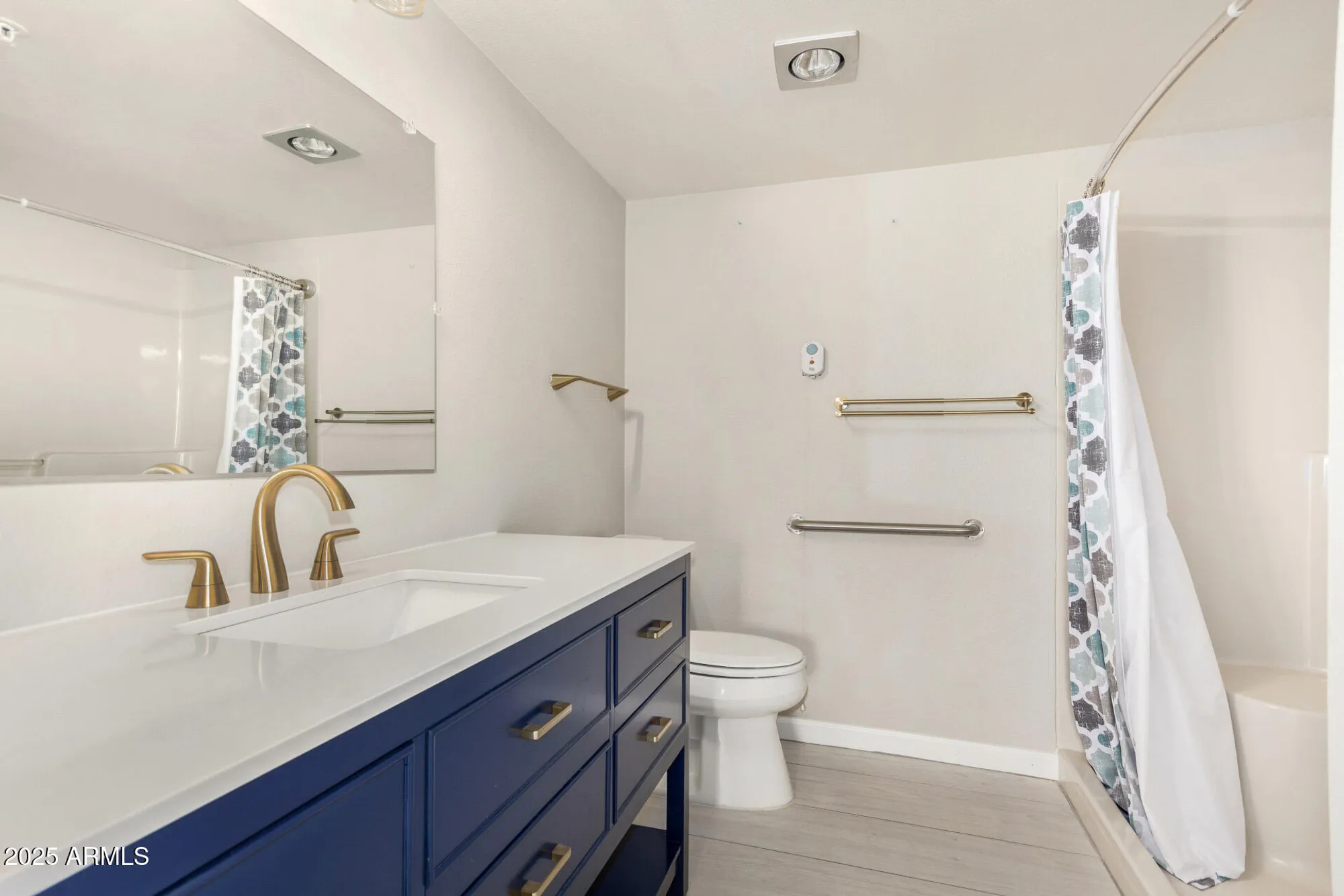 Property Slideshow image 14 of 24 | 10330 w thunderbird blvd b112, Sun City, AZ, 85351