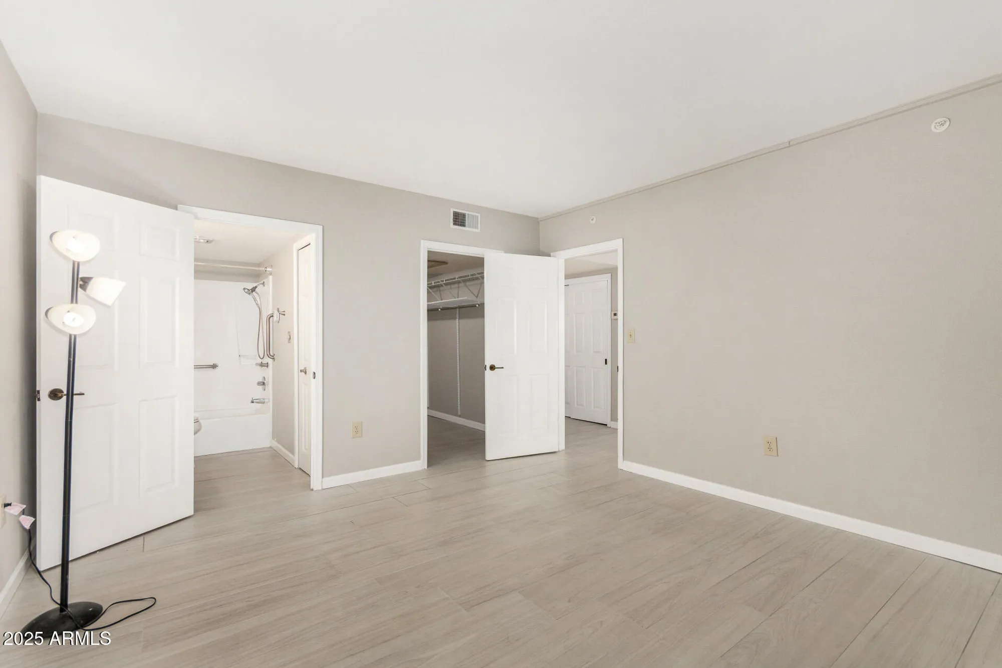 Property Slideshow image 17 of 24 | 10330 w thunderbird blvd b112, Sun City, AZ, 85351