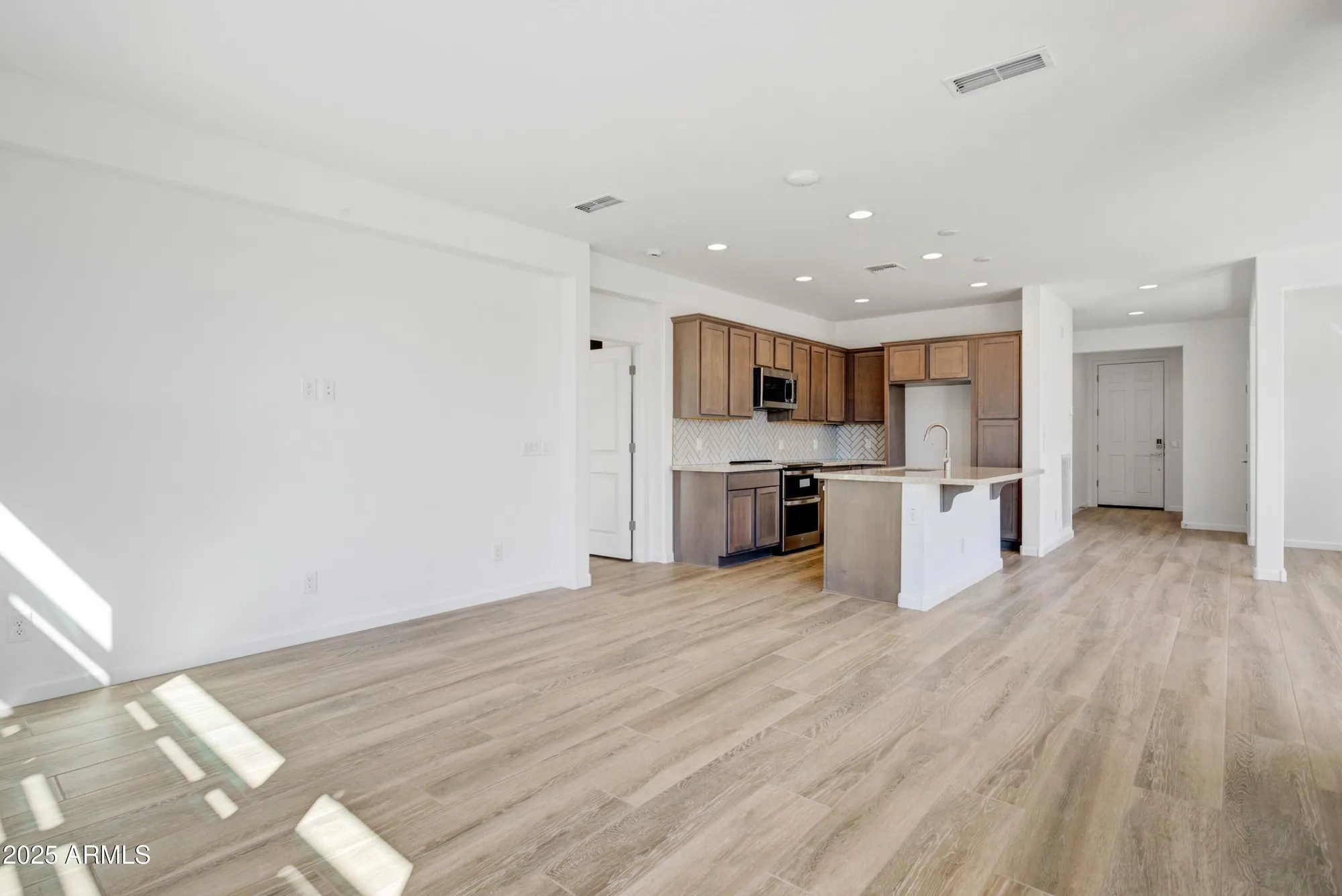 Property Slideshow image 15 of 27 | 4053 desert moon dr, Wickenburg, AZ, 85390