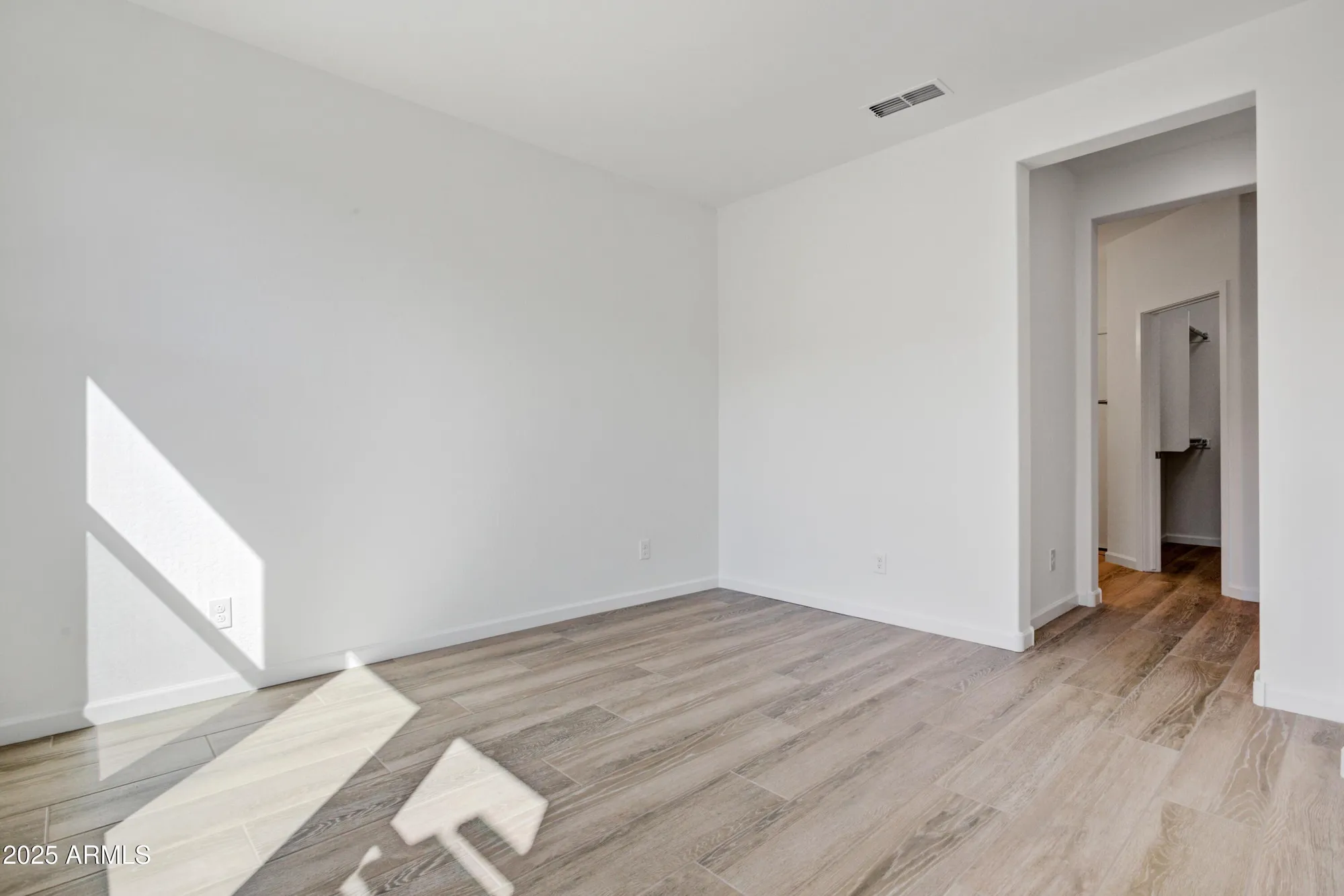 Property Slideshow image 17 of 27 | 4053 desert moon dr, Wickenburg, AZ, 85390