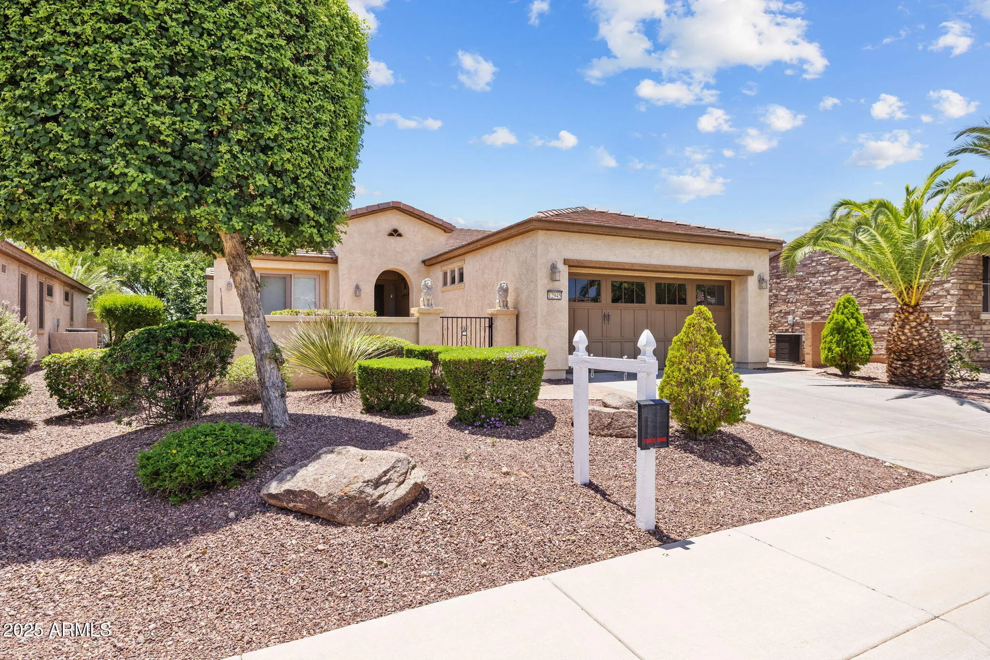 Property Slideshow image 2 of 32 | 12945 w yellow bird ln, Peoria, AZ, 85383
