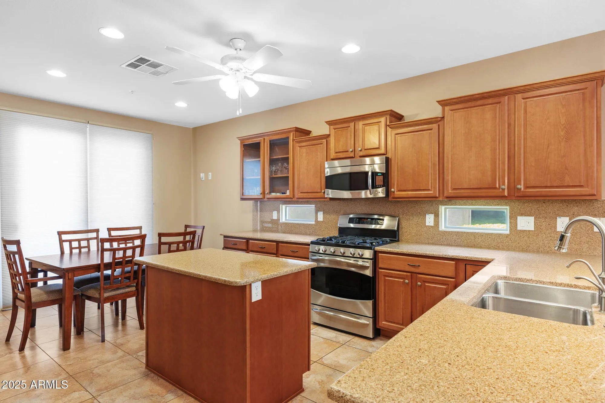 Property Slideshow image 10 of 32 | 12945 w yellow bird ln, Peoria, AZ, 85383