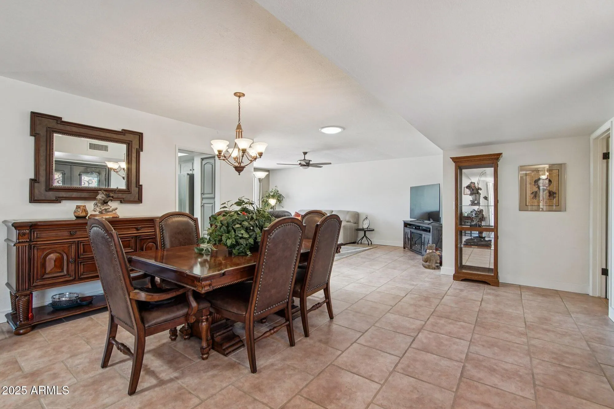 Property Slideshow image 13 of 37 | 10358 w cameo dr, Sun City, AZ, 85351