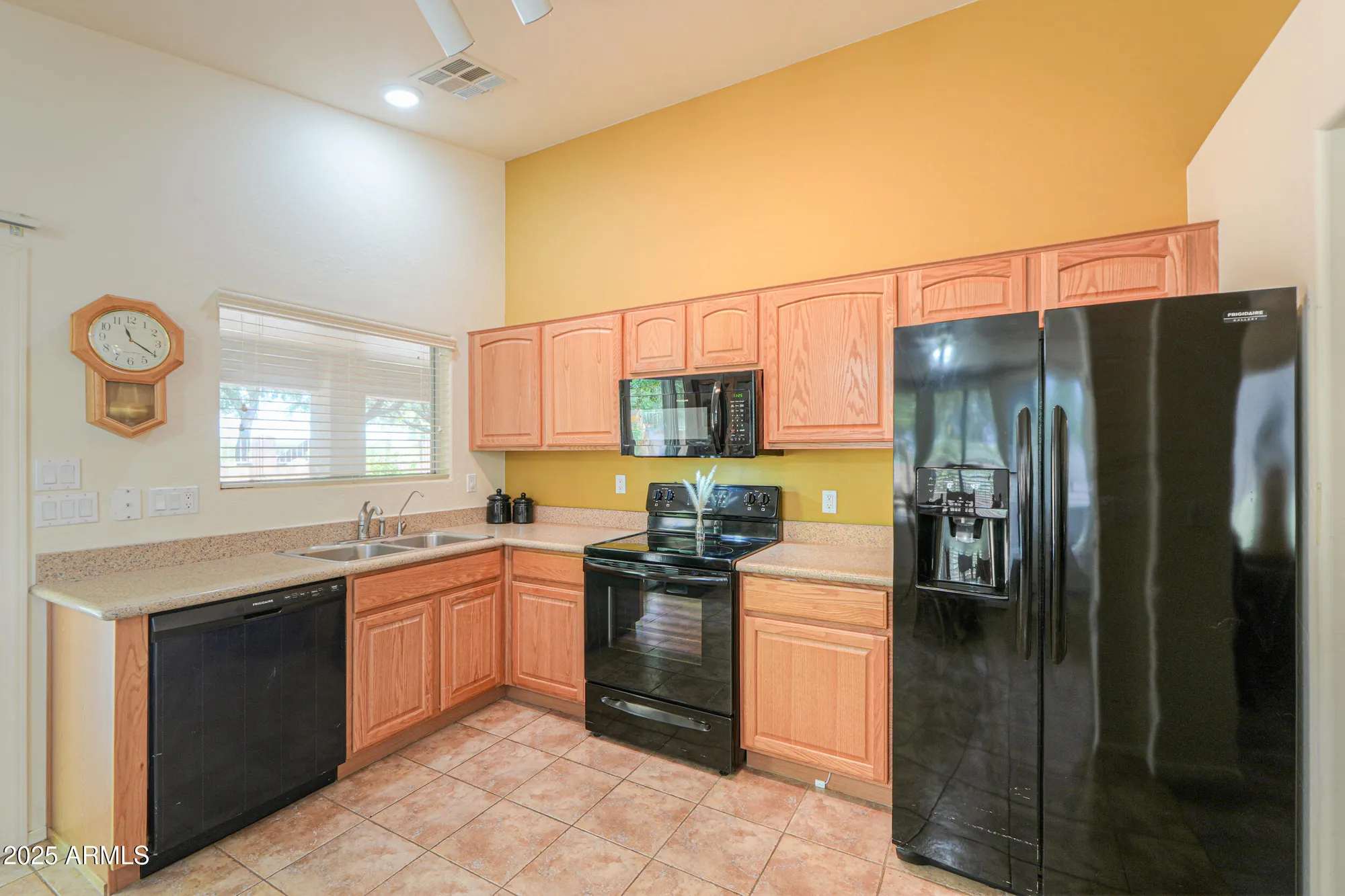 Property Slideshow image 10 of 30 | 103 s birdie way, Casa Grande, AZ, 85194