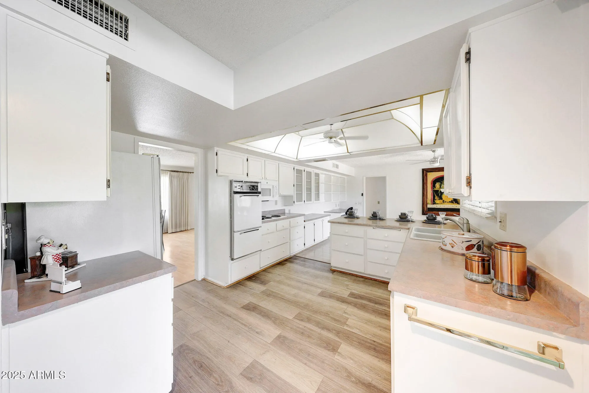 Property Slideshow image 12 of 31 | 9715 w wrangler dr, Sun City, AZ, 85373