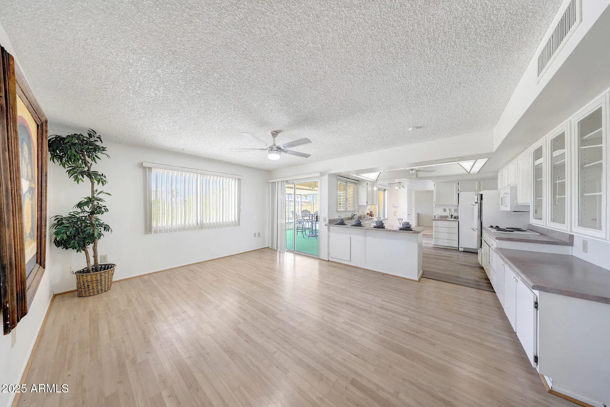 Property Slideshow image 20 of 31 | 9715 w wrangler dr, Sun City, AZ, 85373