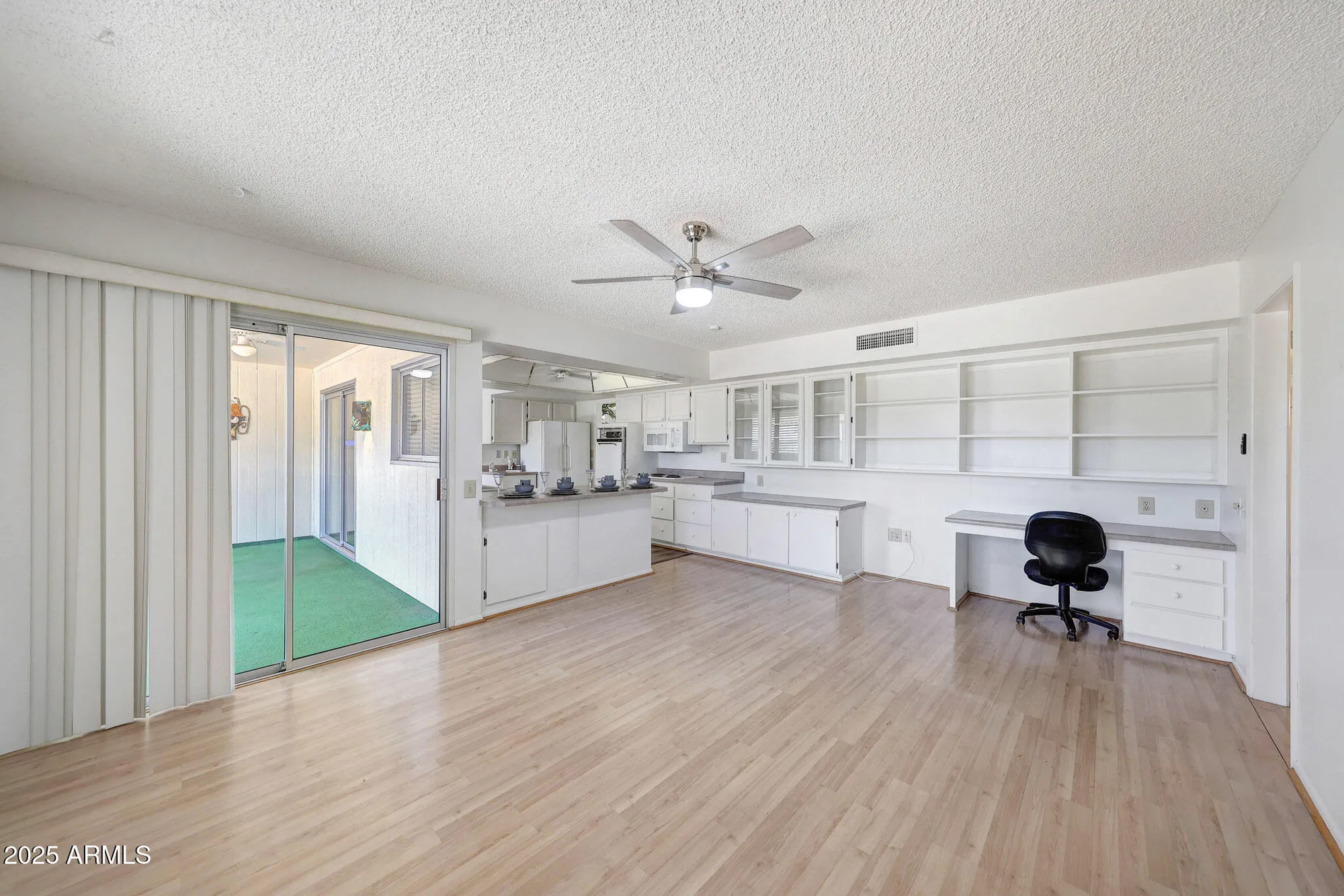 Property Slideshow image 21 of 31 | 9715 w wrangler dr, Sun City, AZ, 85373