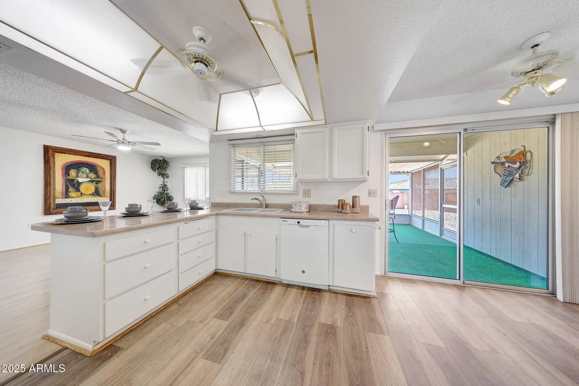 Property Slideshow image 23 of 31 | 9715 w wrangler dr, Sun City, AZ, 85373