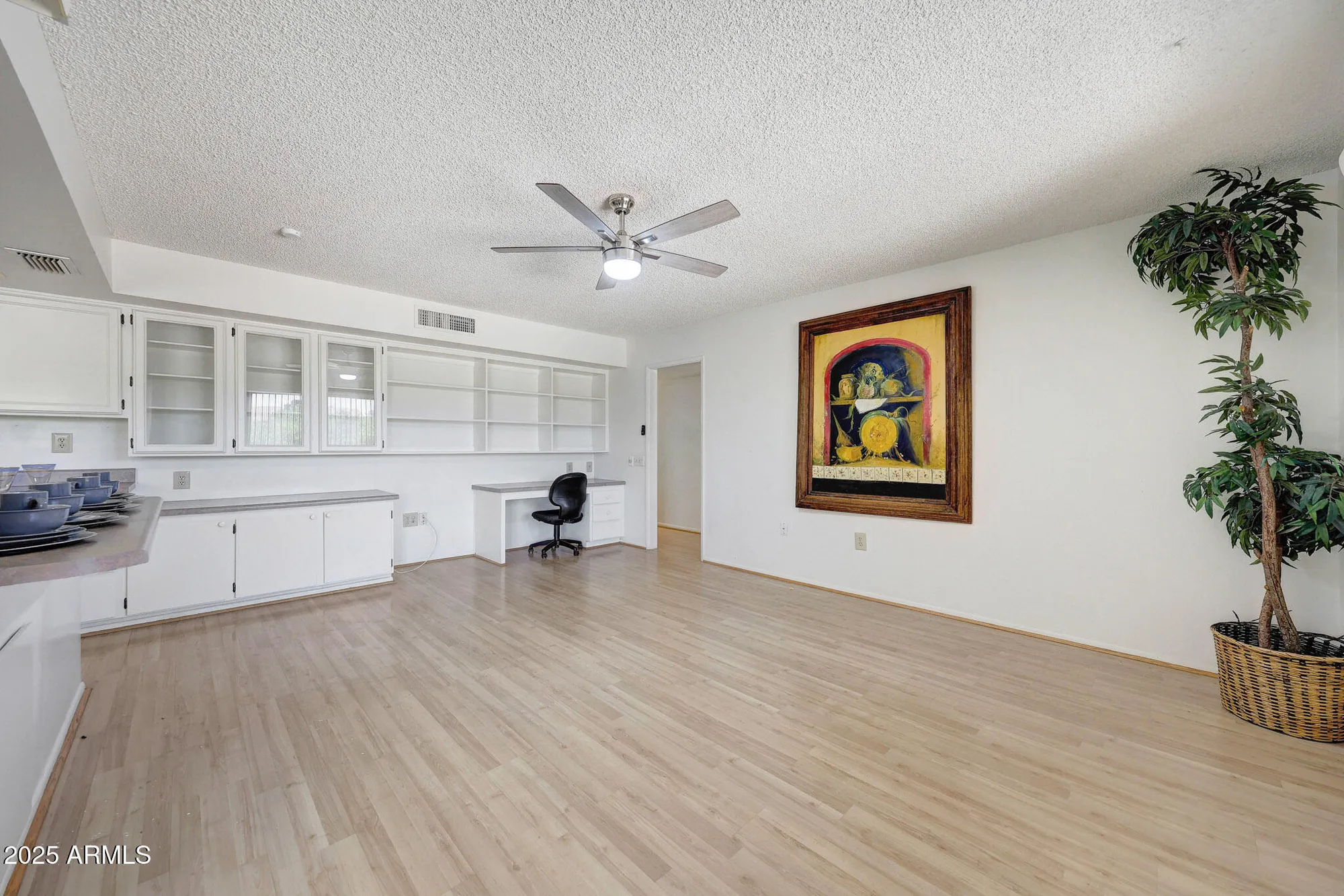 Property Slideshow image 5 of 31 | 9715 w wrangler dr, Sun City, AZ, 85373