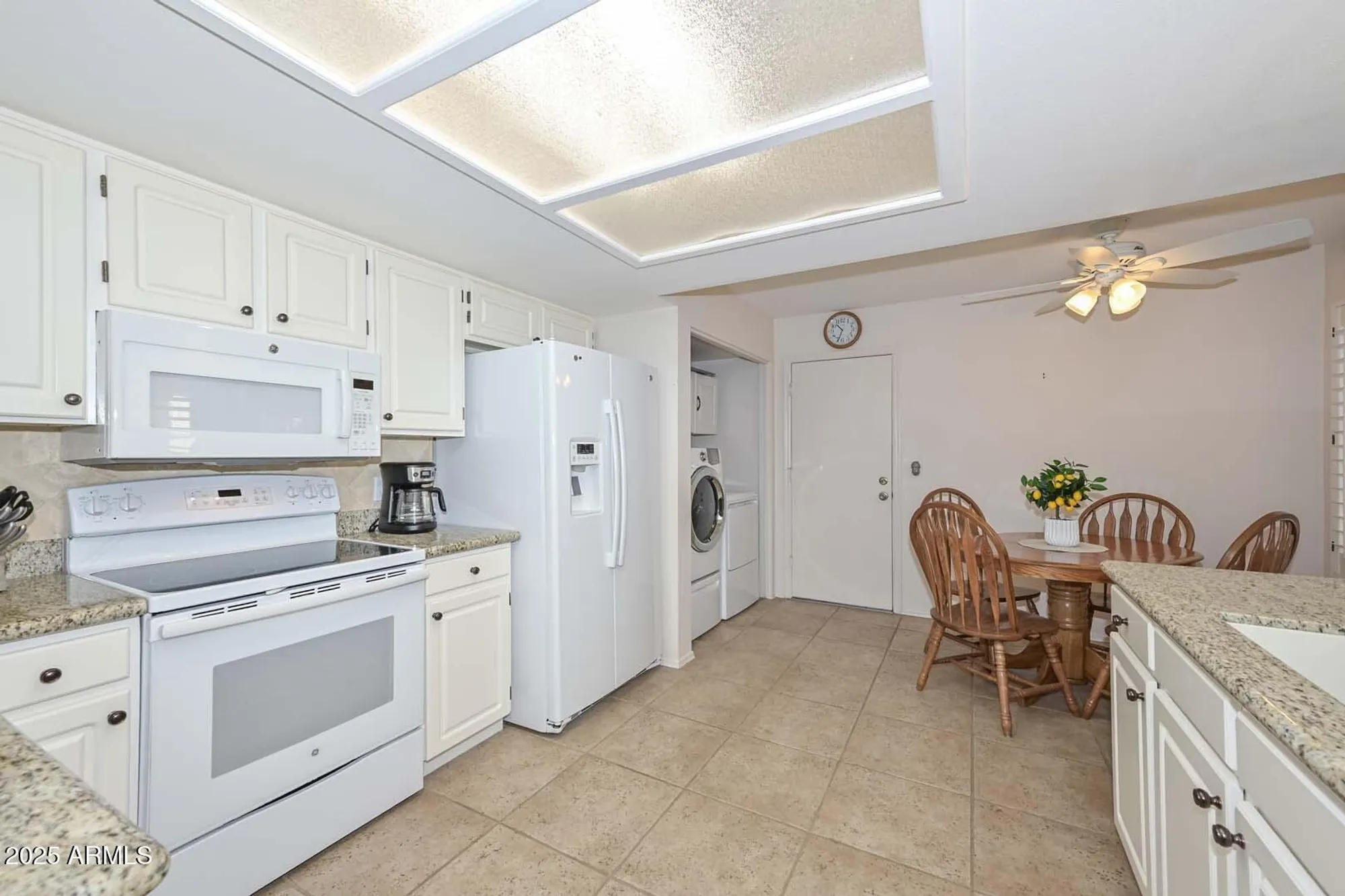 Property Slideshow image 12 of 33 | 19120 n 98th ln, Peoria, AZ, 85382